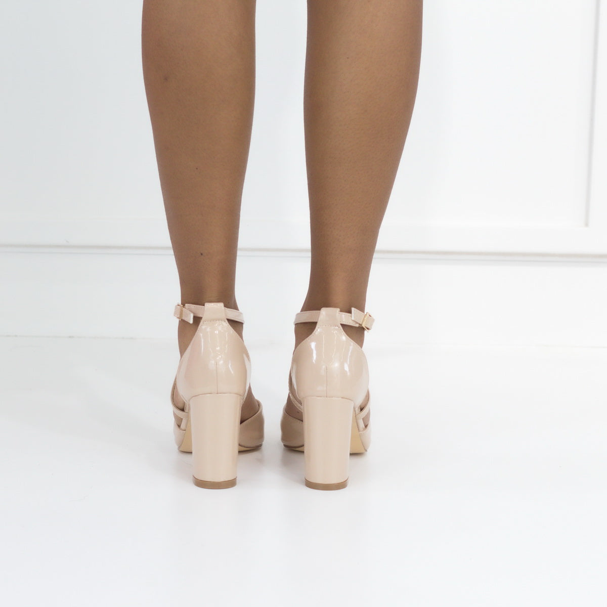 Hiba cross-belts open waist PATENT 8.5cm block heel