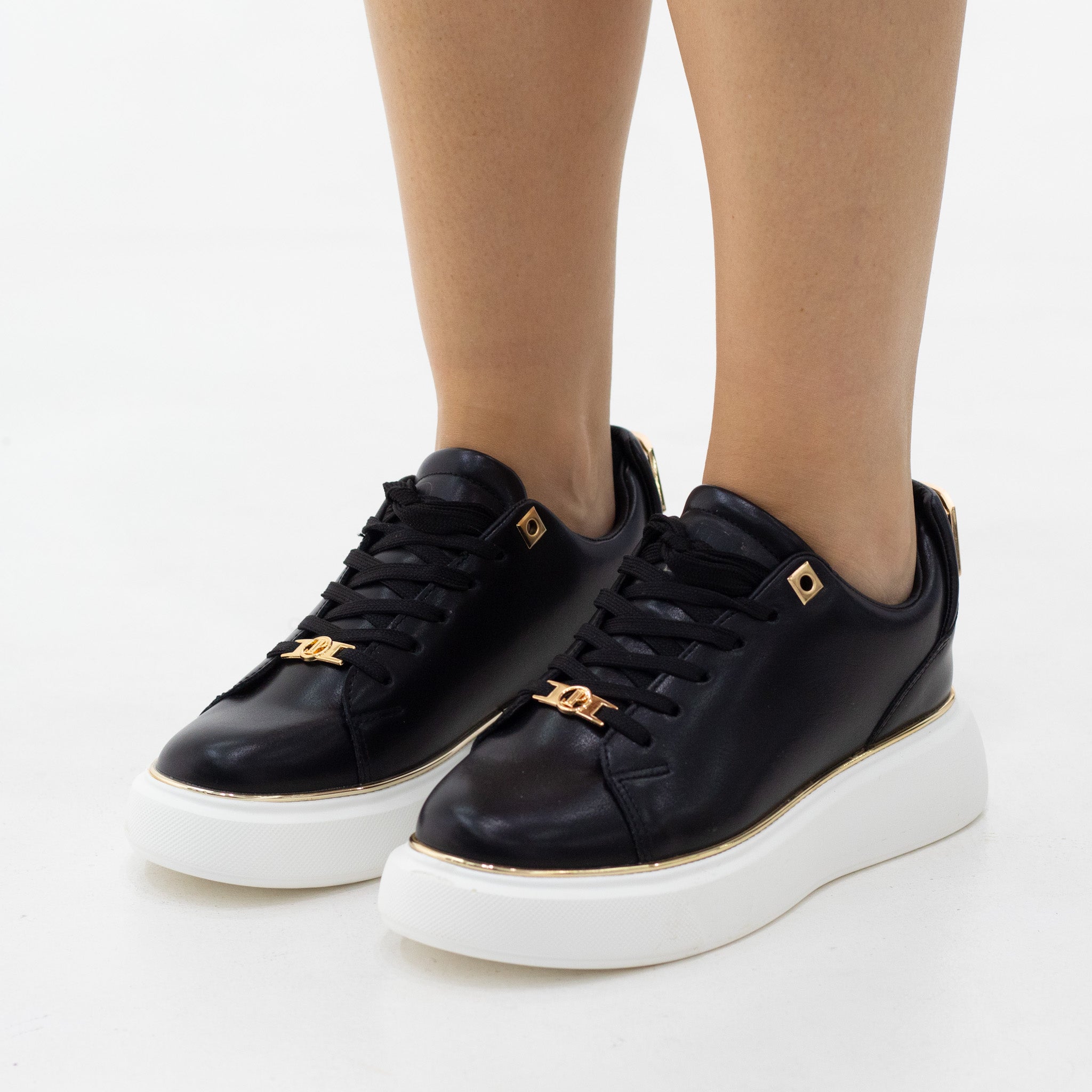 Carol lace-up casual sneaker