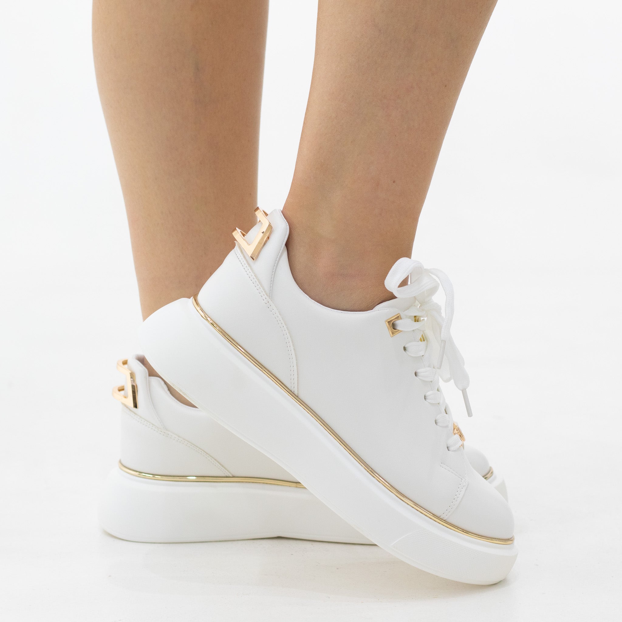 Carol lace-up casual sneaker