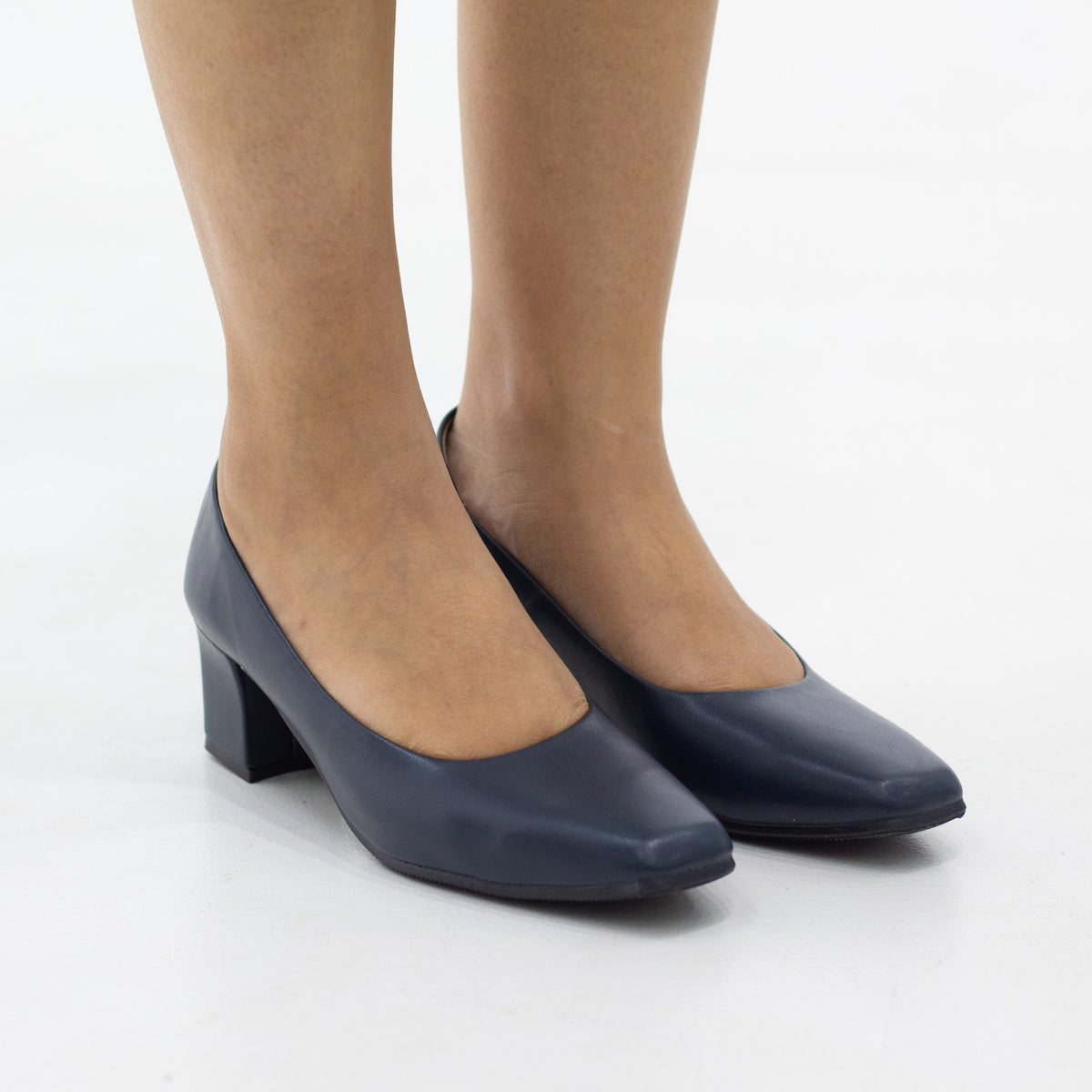 Local basic comfort 5.5cm heel court shoe ideal for school & work