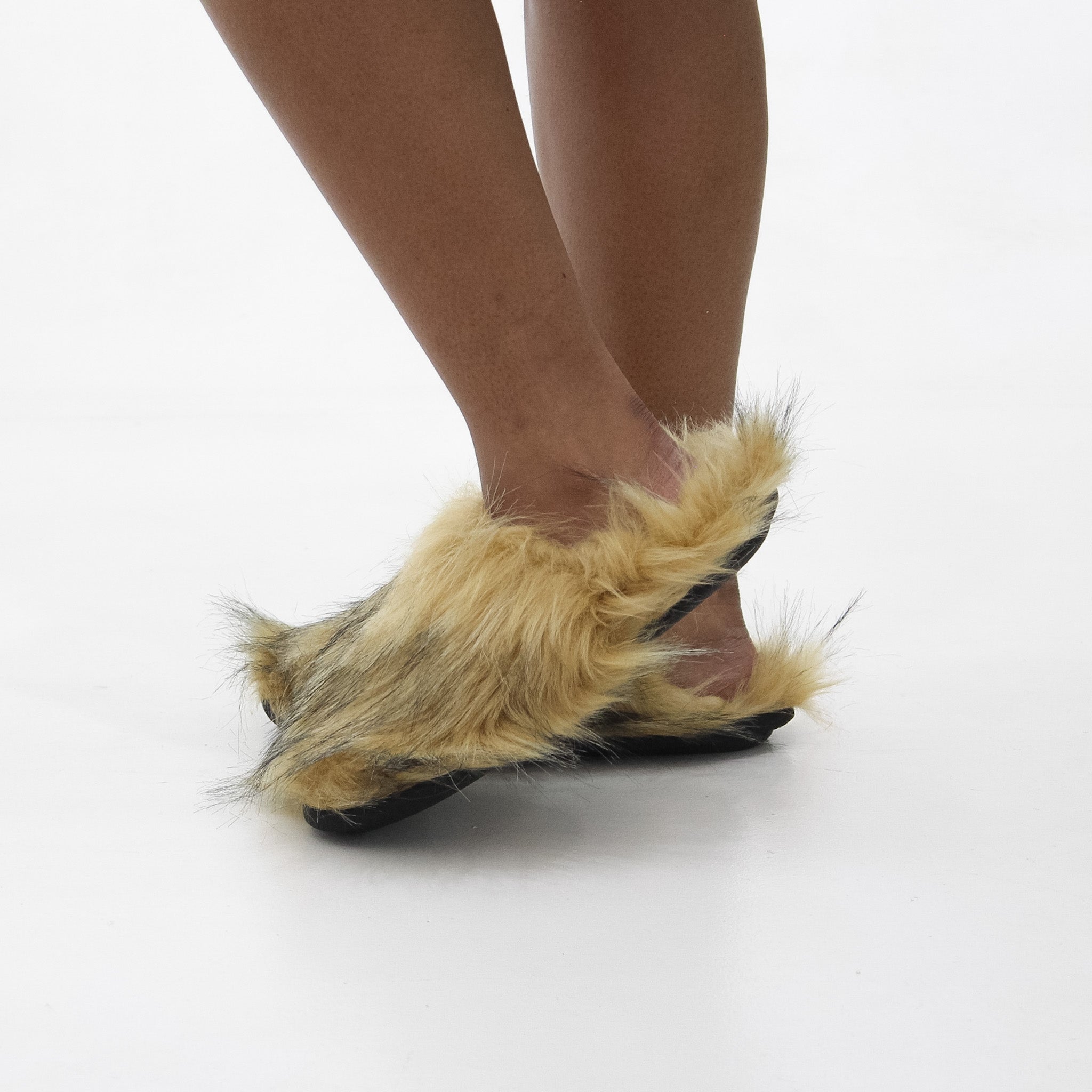 Kitty big size comfortable fur slippers