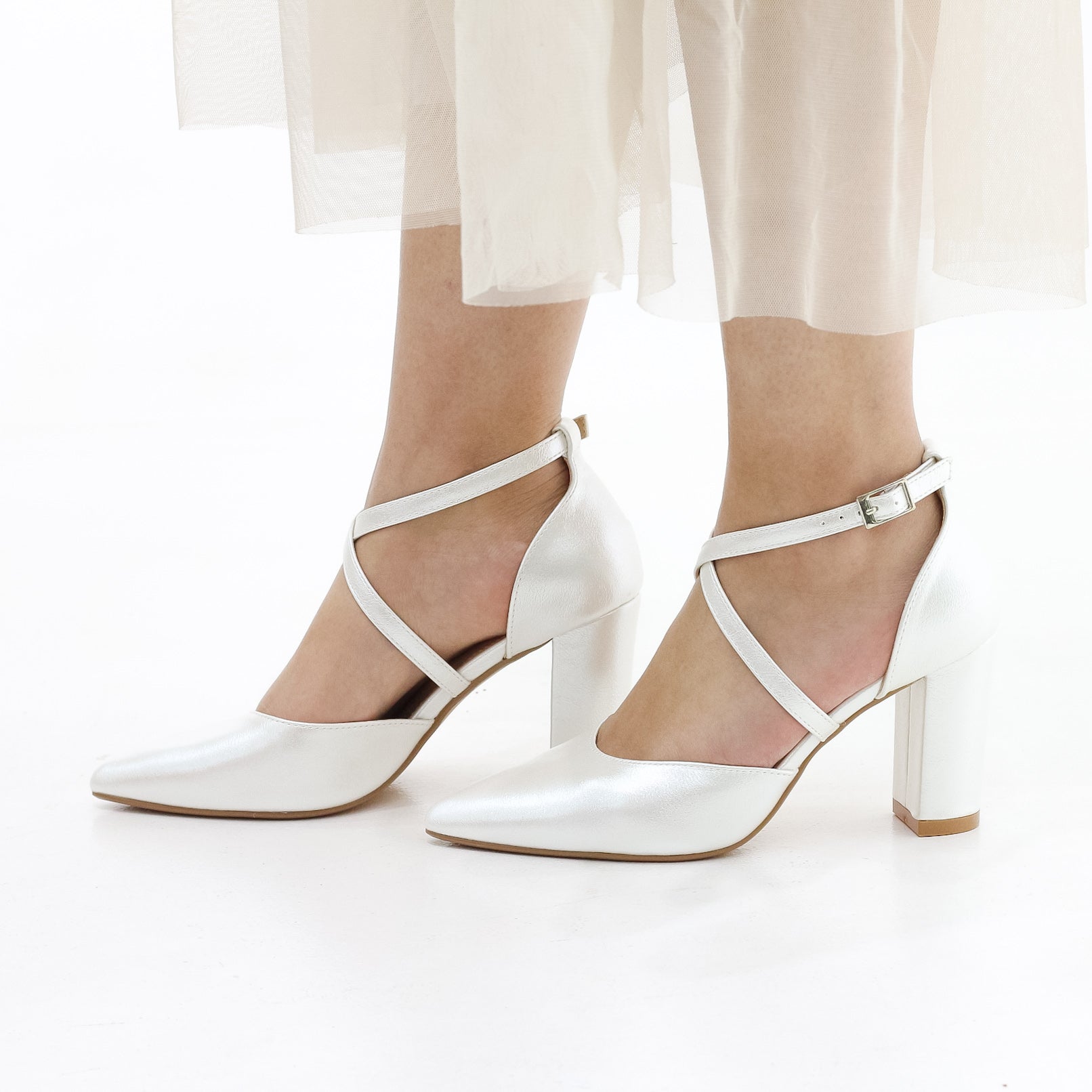 Fomo block 8.5 cm heel open waist cross over belts