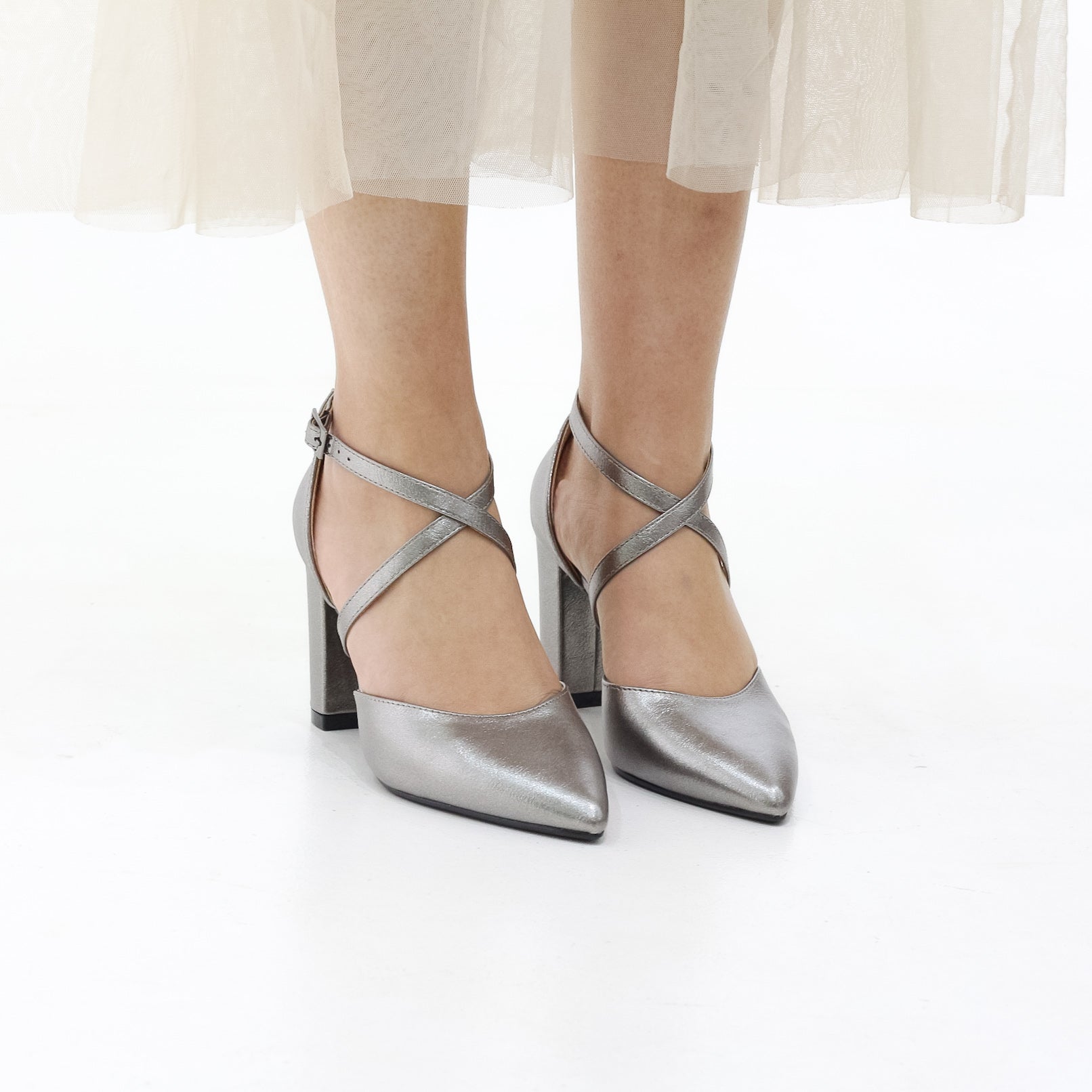 Fomo block 8.5 cm heel open waist cross over belts