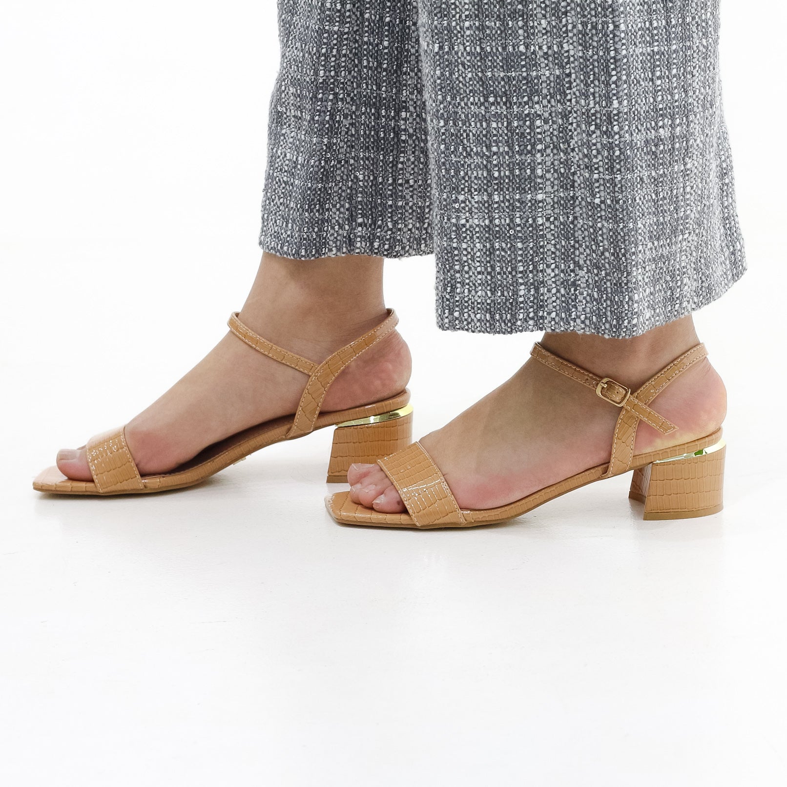 Brisa block 4.5cm heel one band sandal croco material