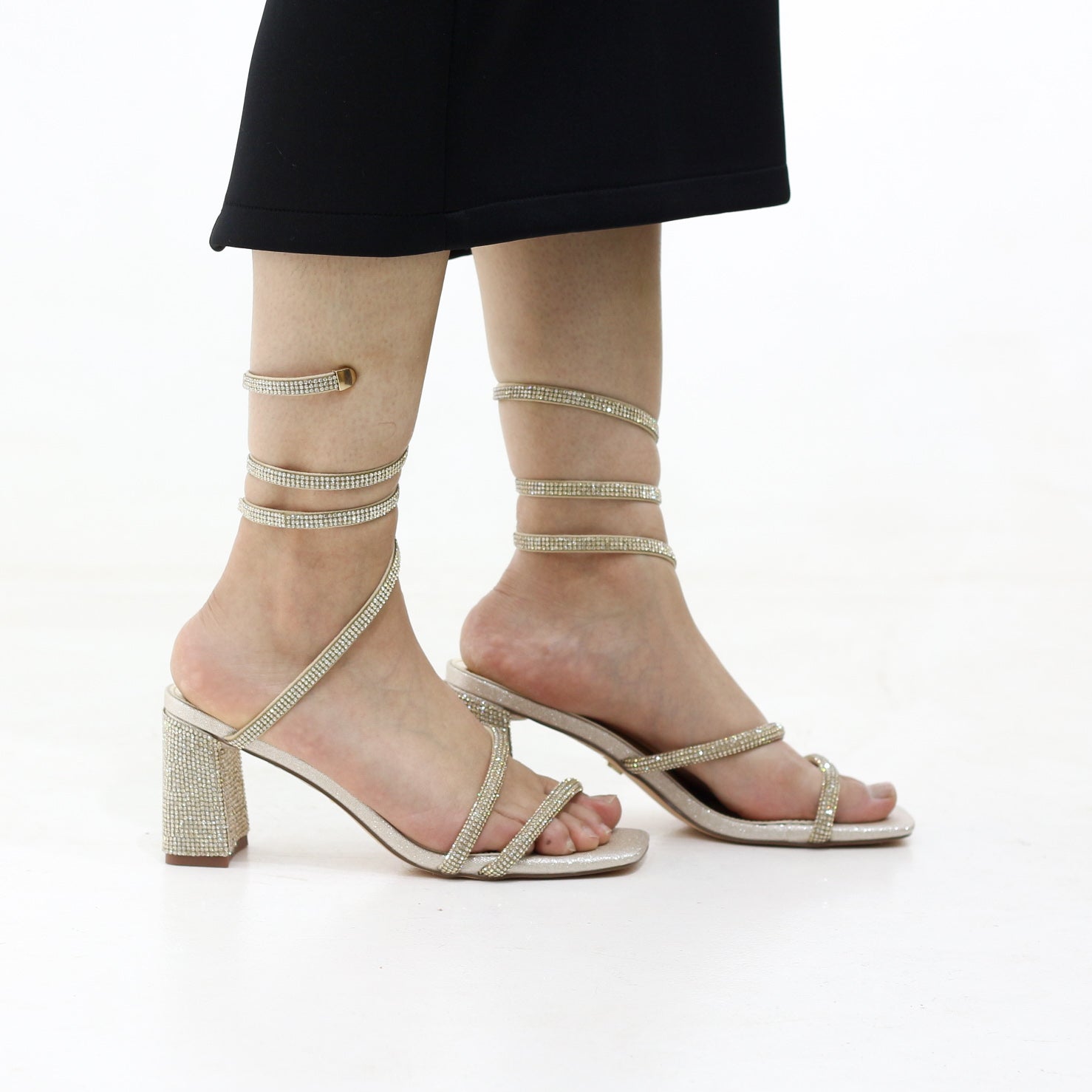 Stachio block 7.5cm heel with spiral spiral wrap-around