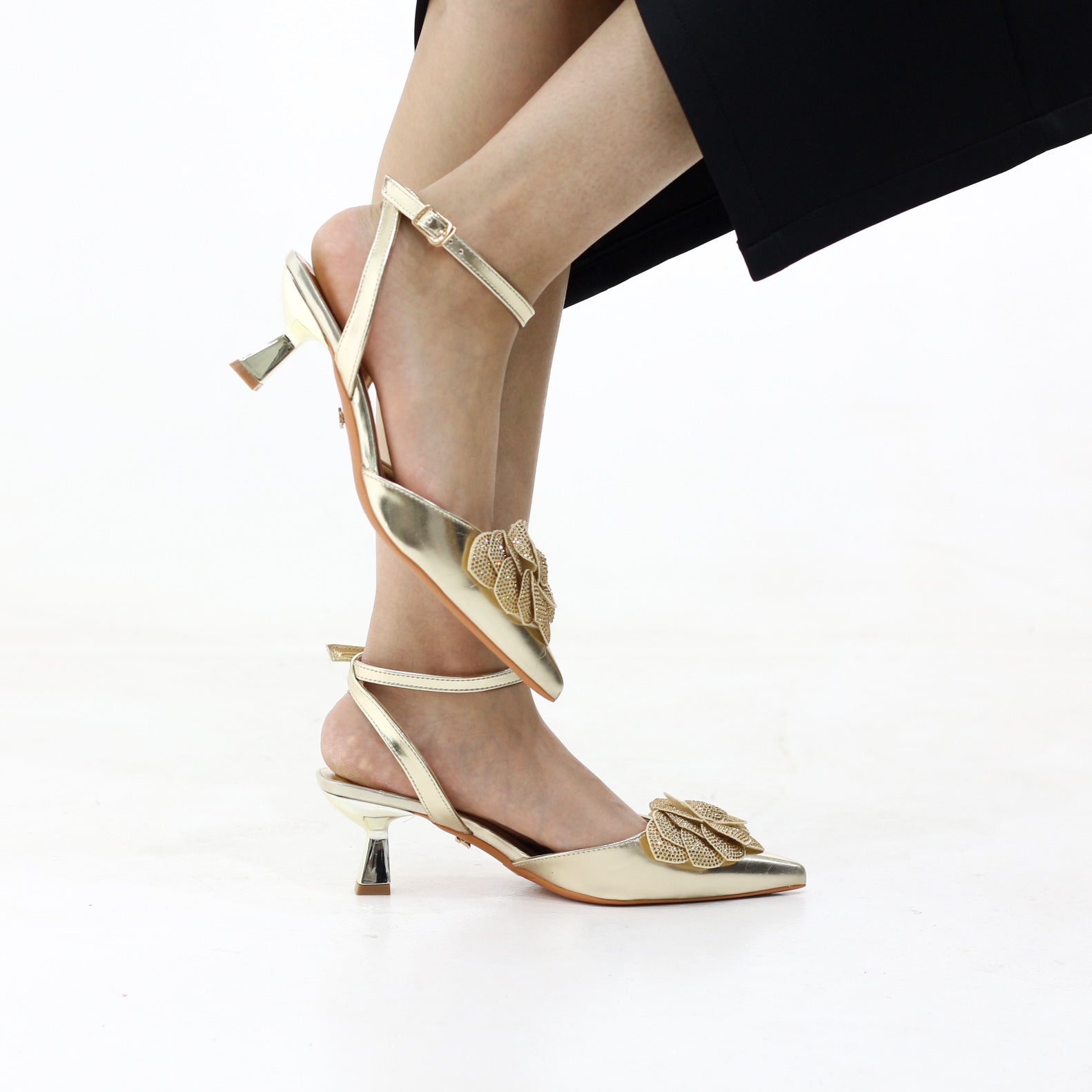 Rosette pointed-toe ankle strap 6cm heel with floral