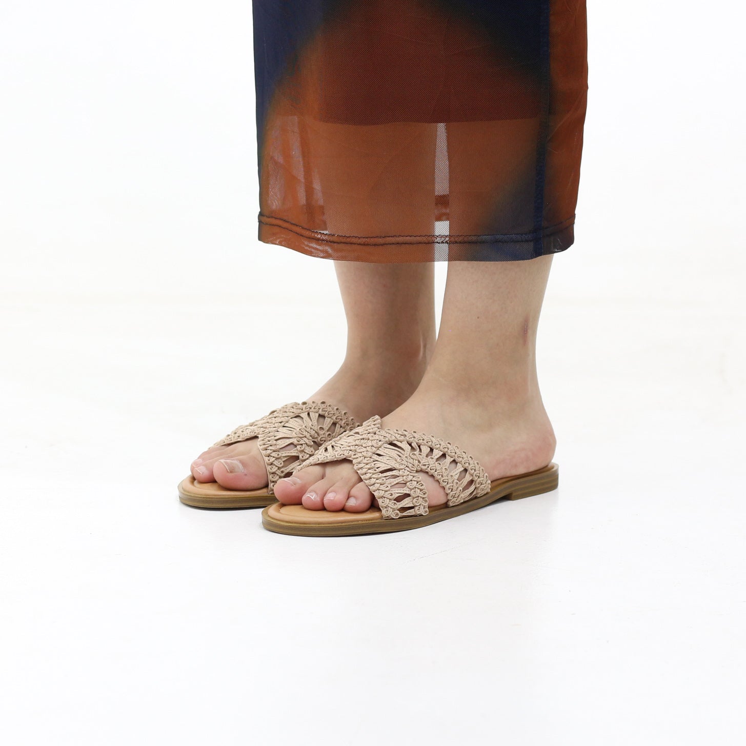 Weave woven cross-strap flat sandals