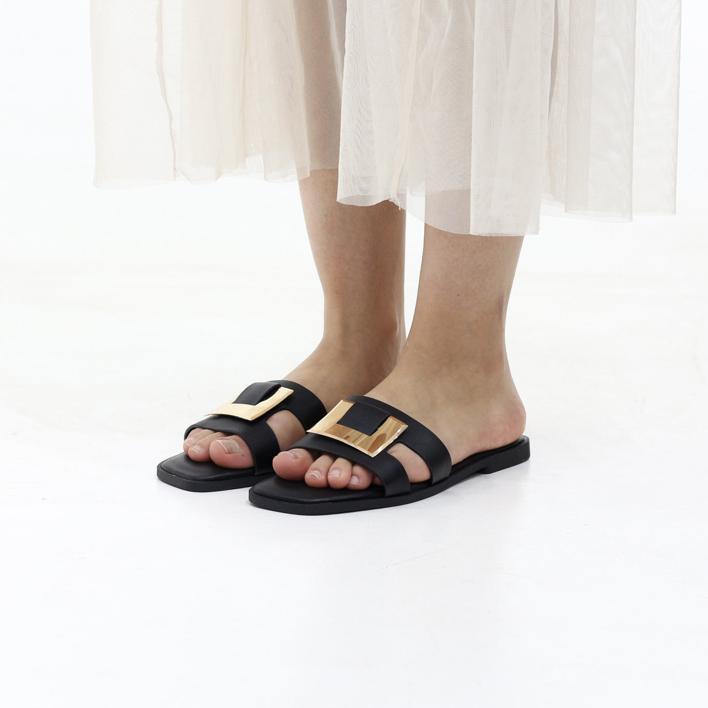 Frost slip-on flat sandal