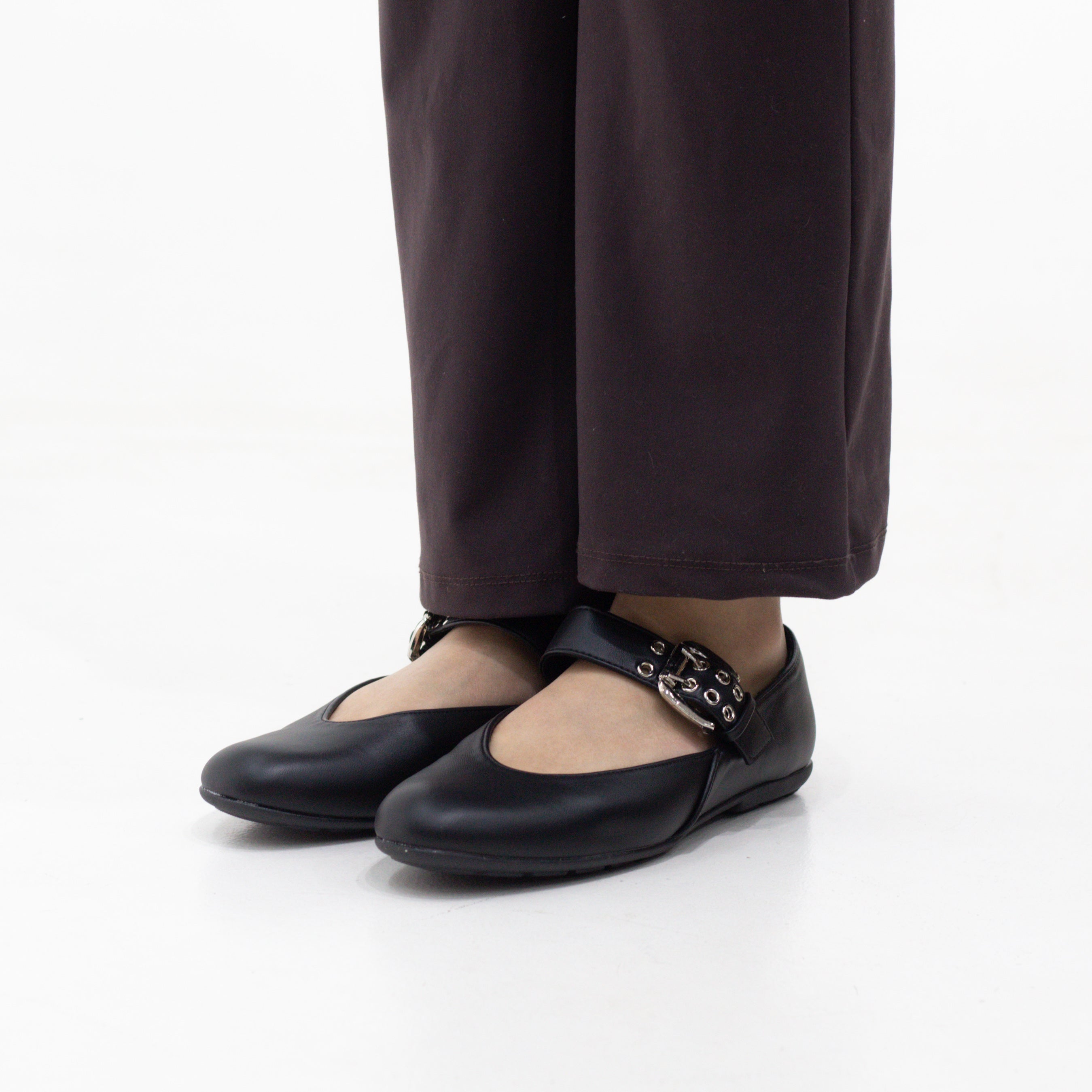 Mags single band round toe comfy pump shoes