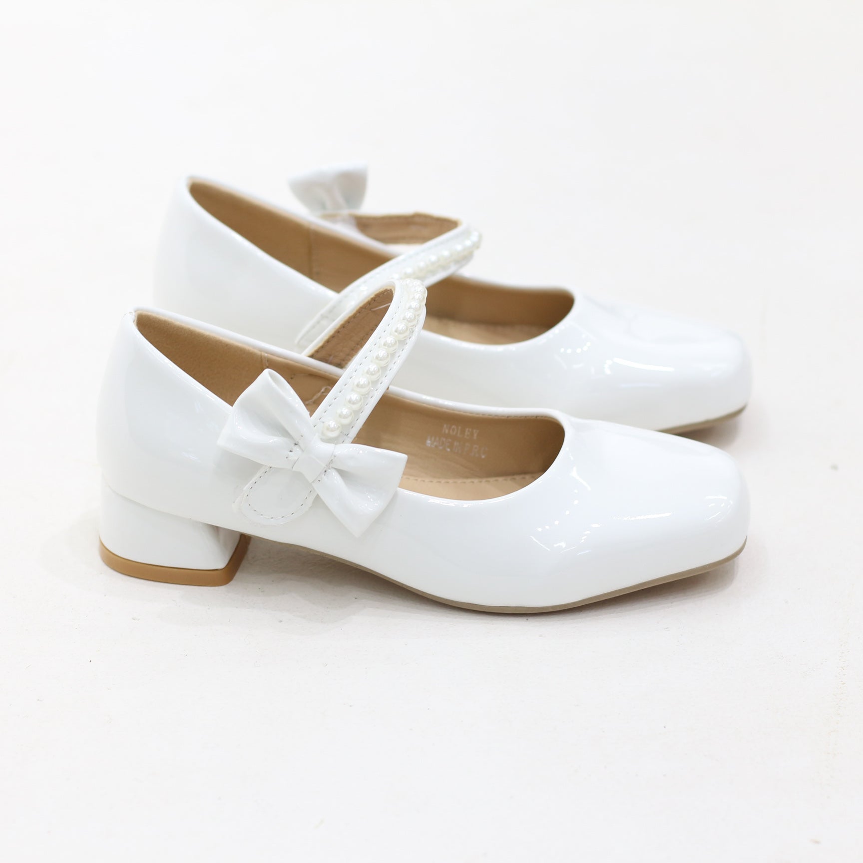 Noley infant girls dress pumps with pearl strap elegance