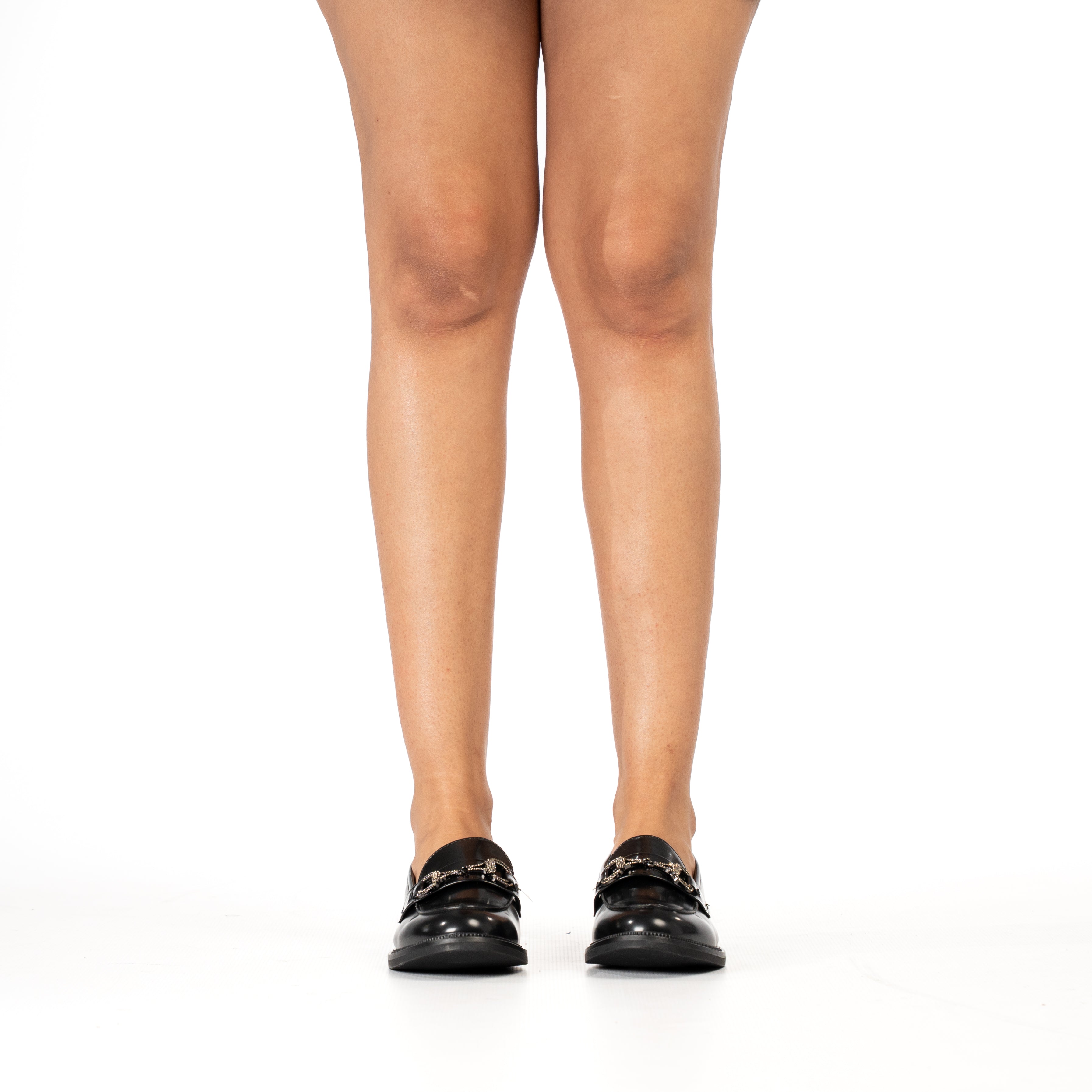 Inessa timeless penny loafer with refined stitching detail