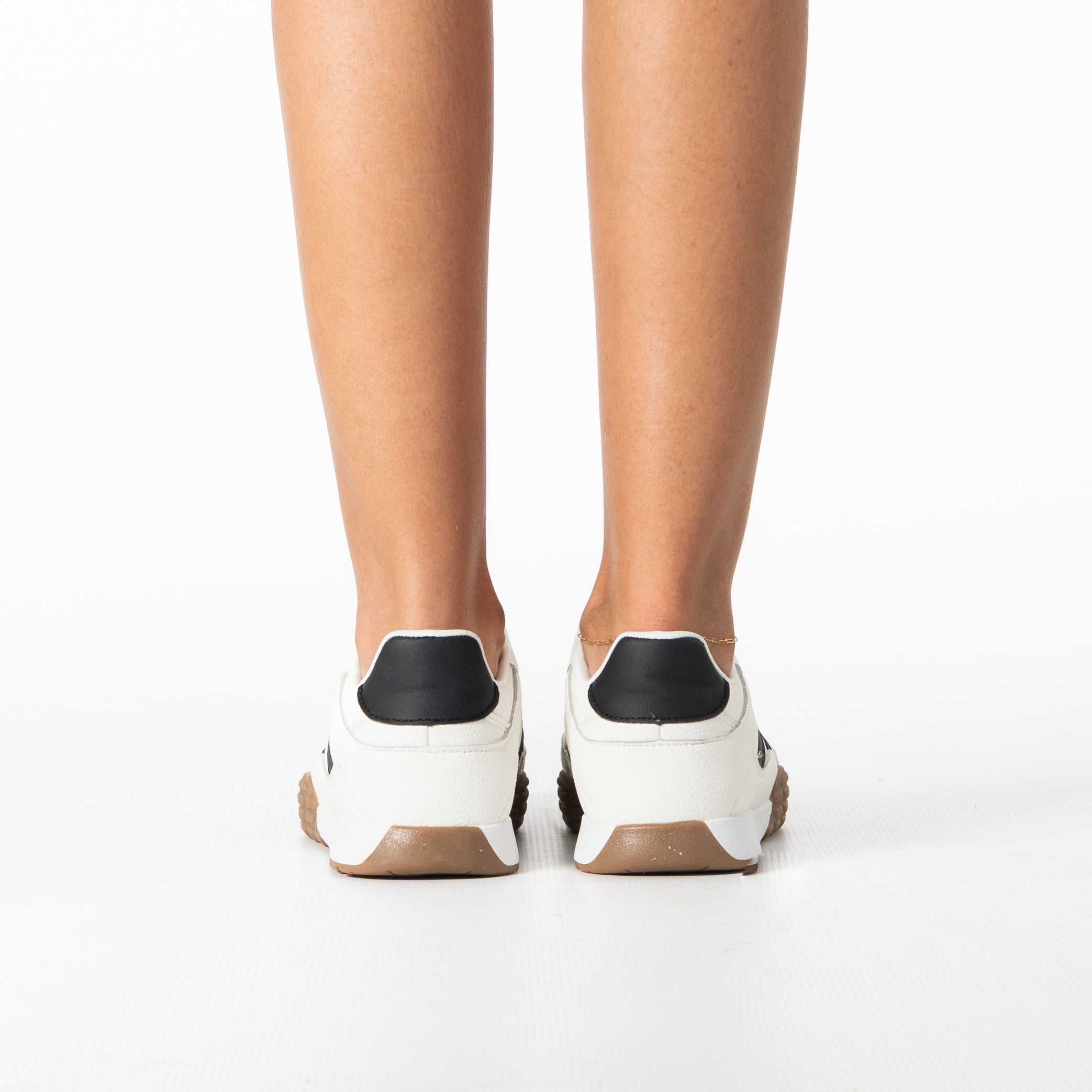 Honor women's retro runner sneaker with contrast panel detailing