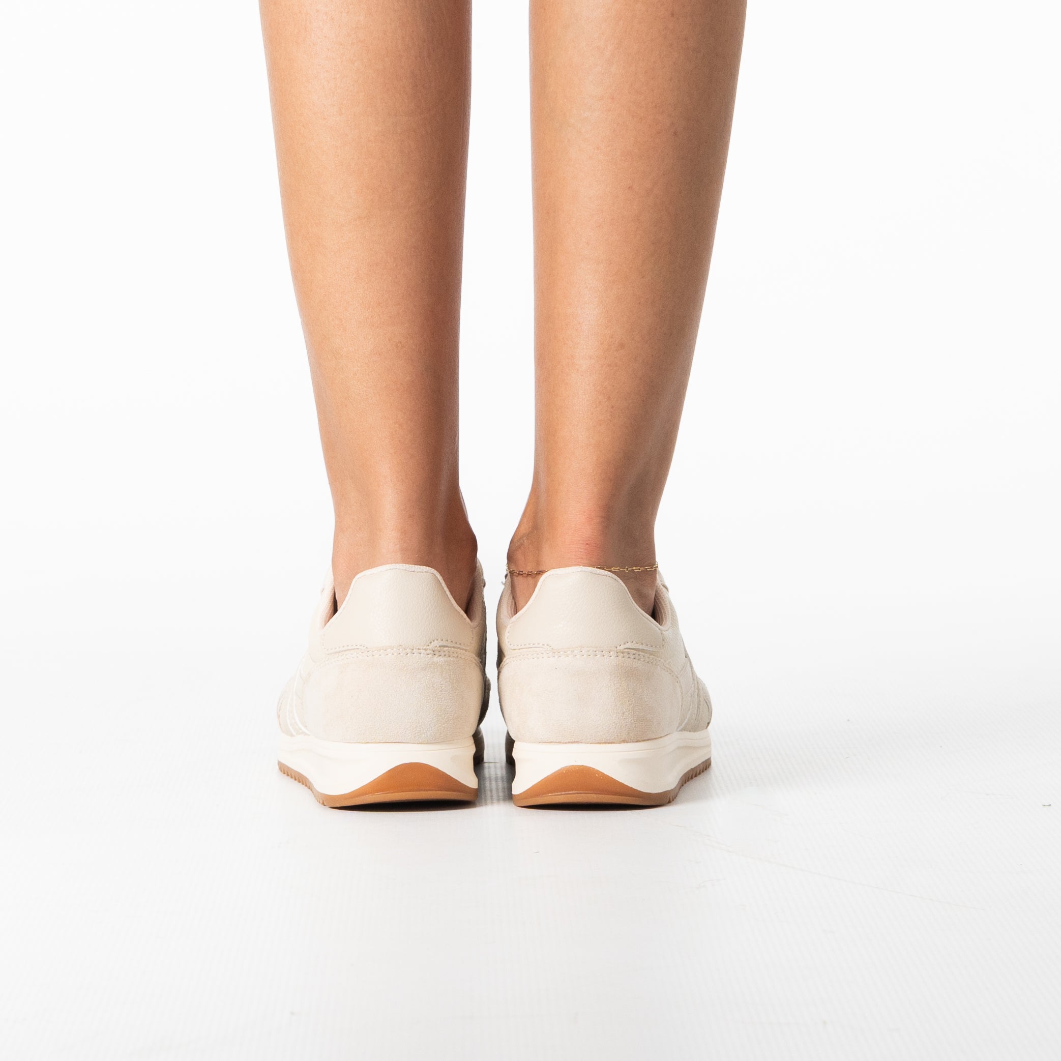 Elora women's classic retro sneaker with contrast stripe design