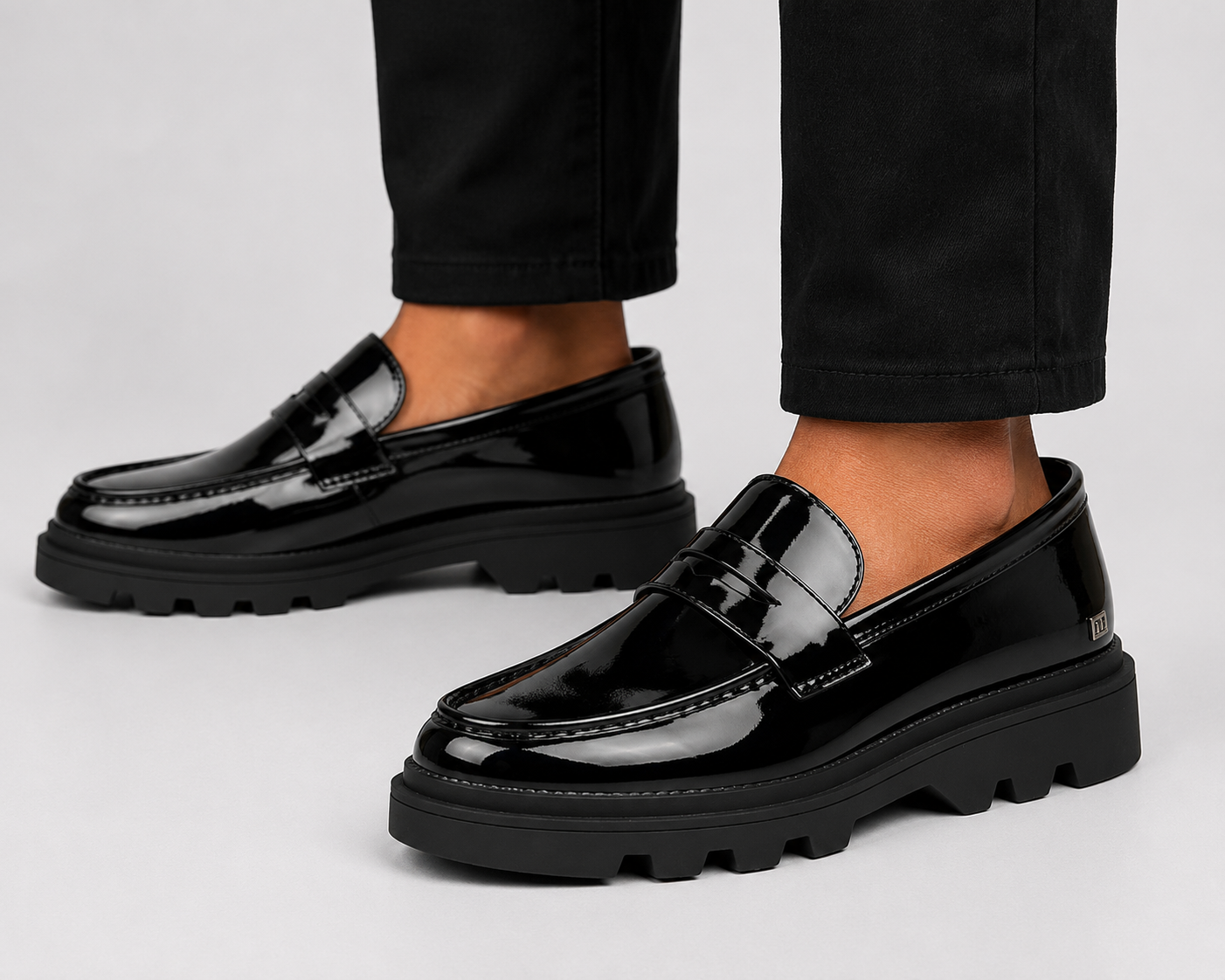 Mazerata Vinchey69 faux patent men's shoes