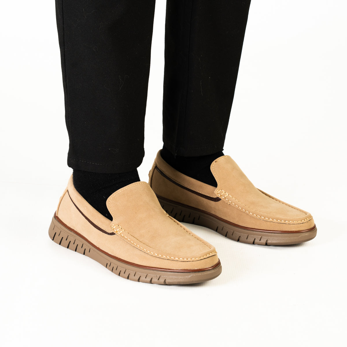 Chris men's slip-on loafers with stitched detailing