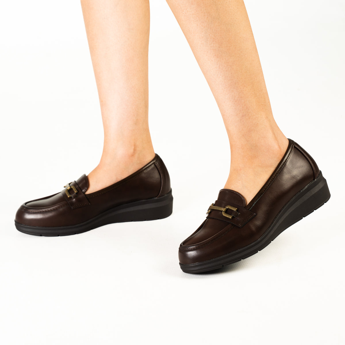 Lumi women's gold buckle classic loafer hoes