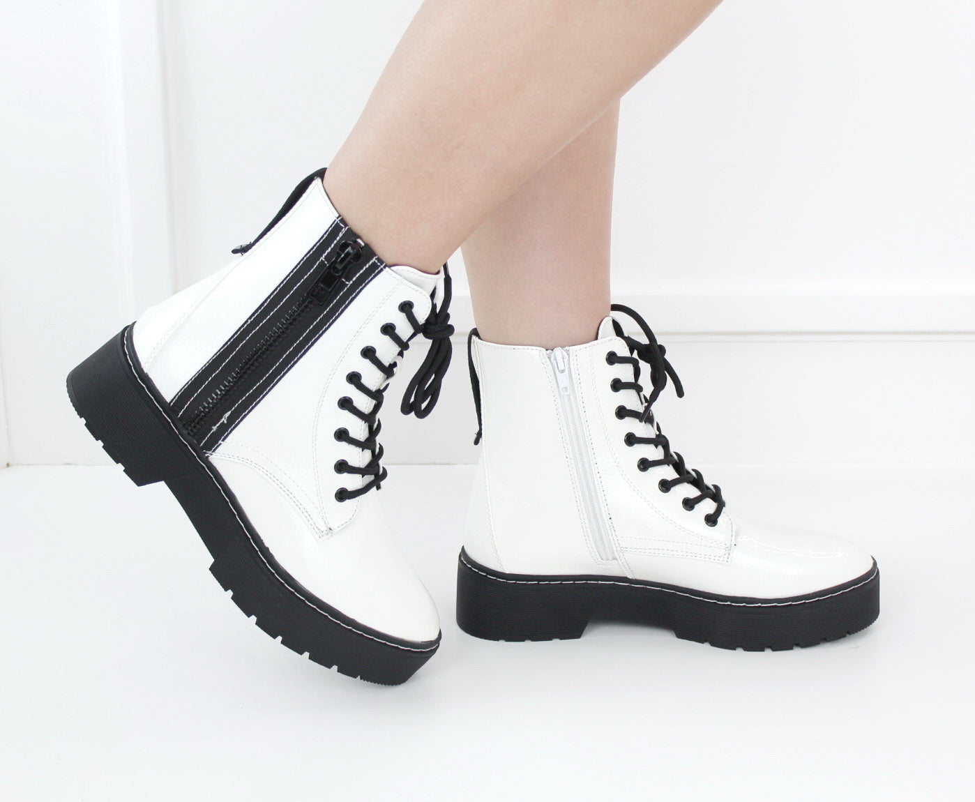 Bandit lace up combat boot white