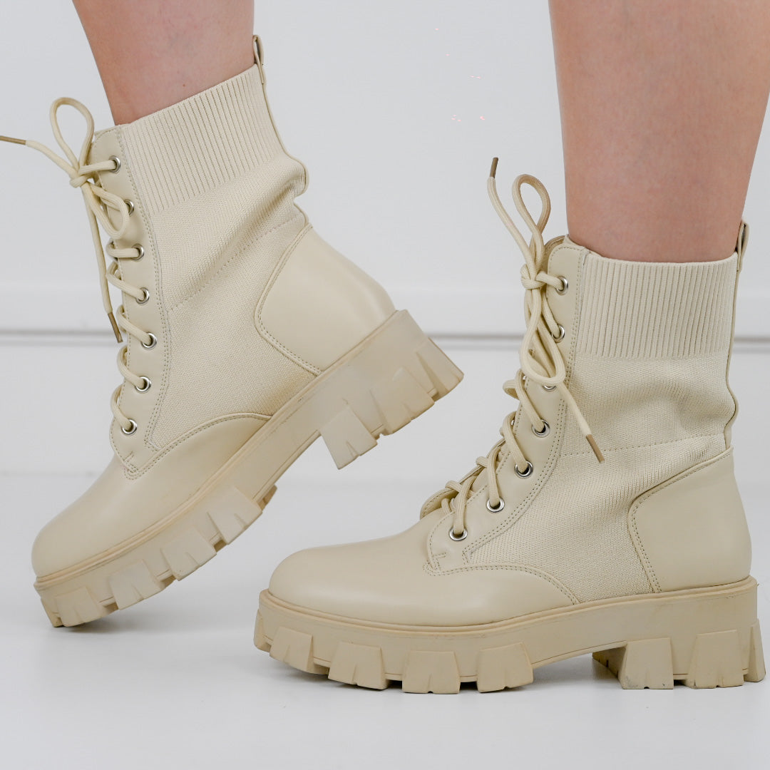 Scout chunky lace-up boot cream