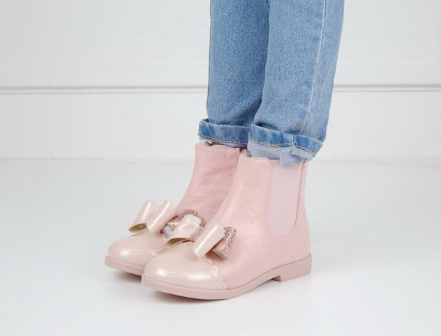 Heath girls boot with front bow pink
