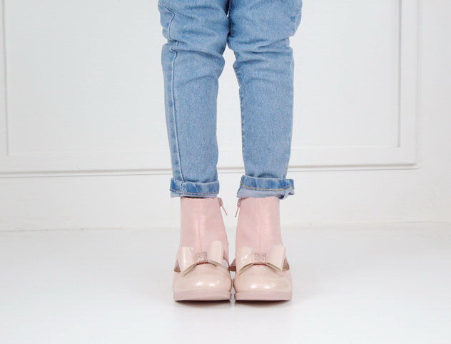 Heath girls boot with front bow pink