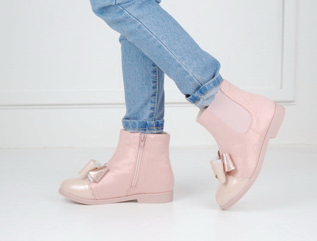 Heath girls boot with front bow pink