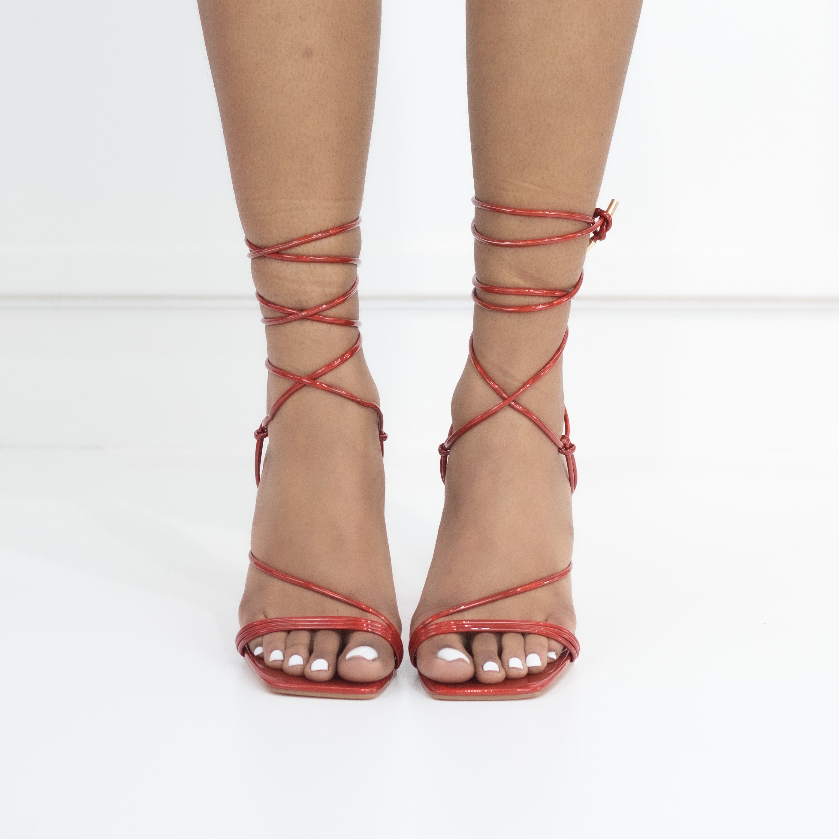 Nadzia strappy sandals on special regt heel red