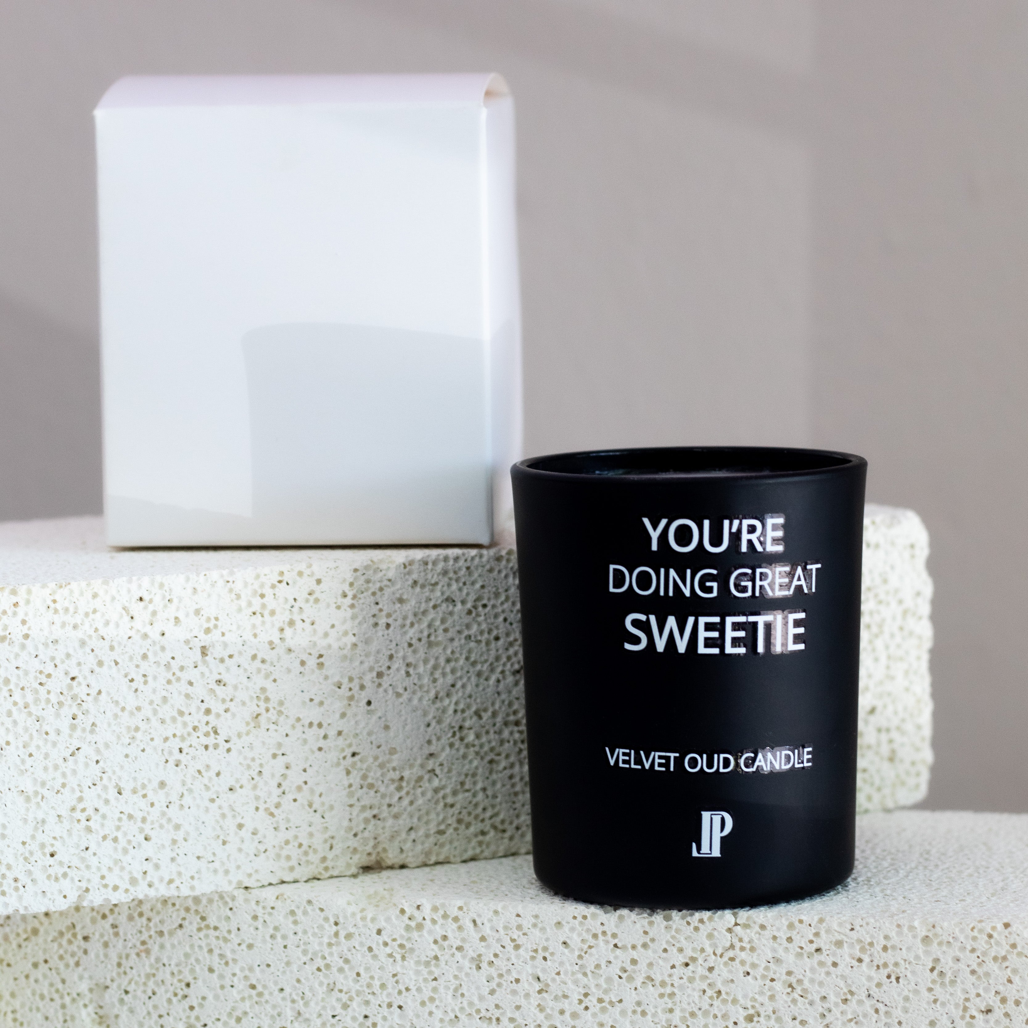 LaMara Paris velvet oud candle