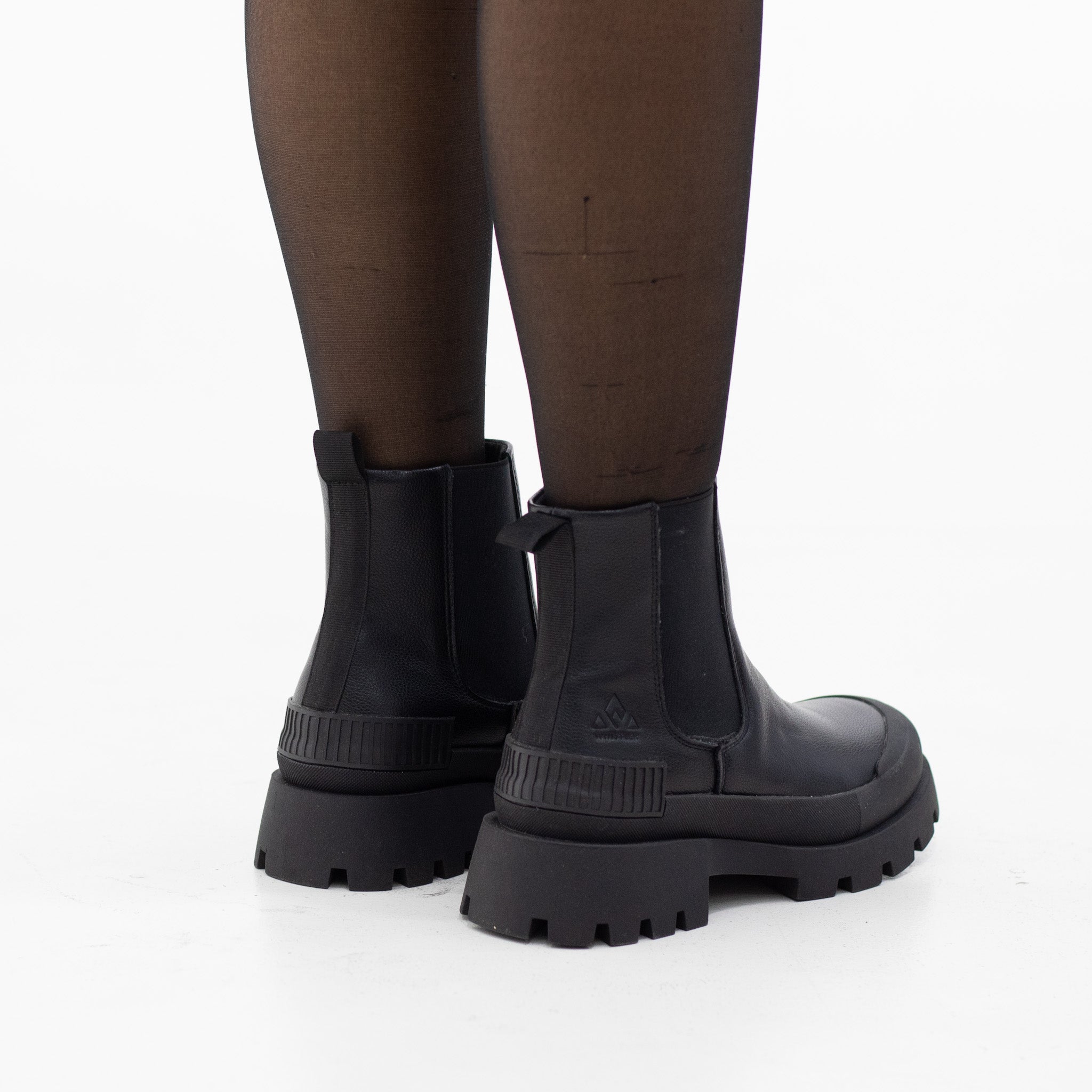 Pacific chelsea chuncky ankle boot black