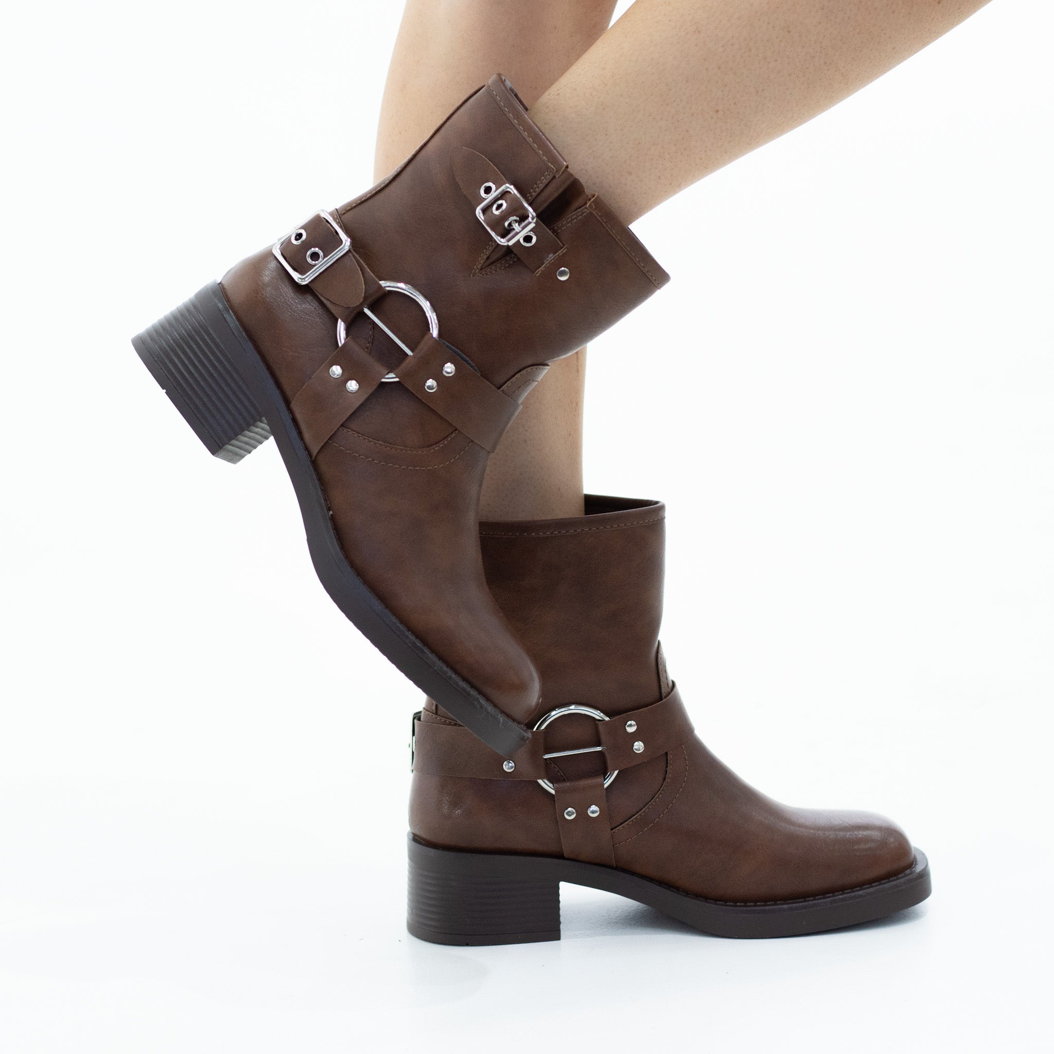 Brumby 4cm flat heel double belt buckle detailed ankle boot brown