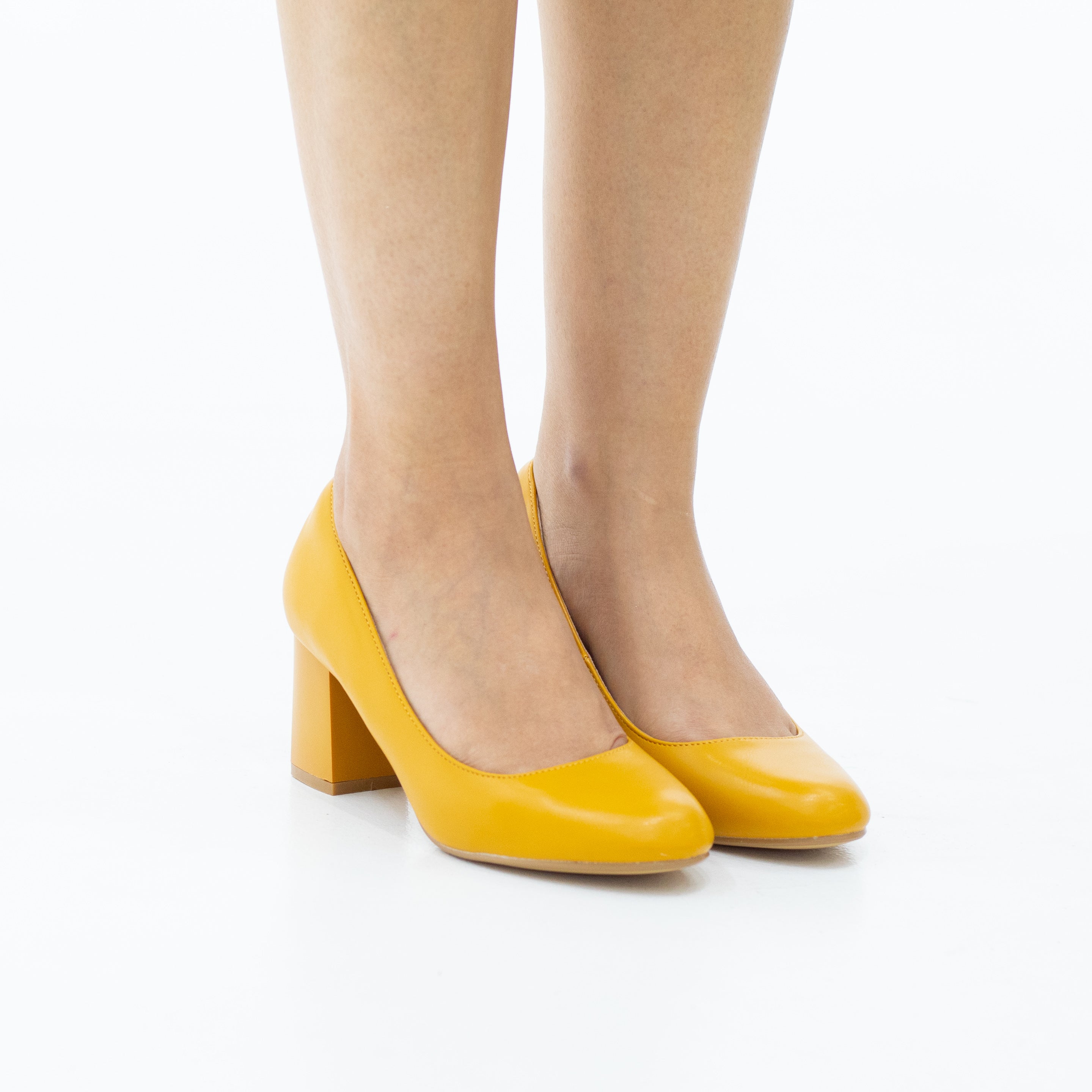 Bruna round toe comfy 6.5cm block heel court shoe