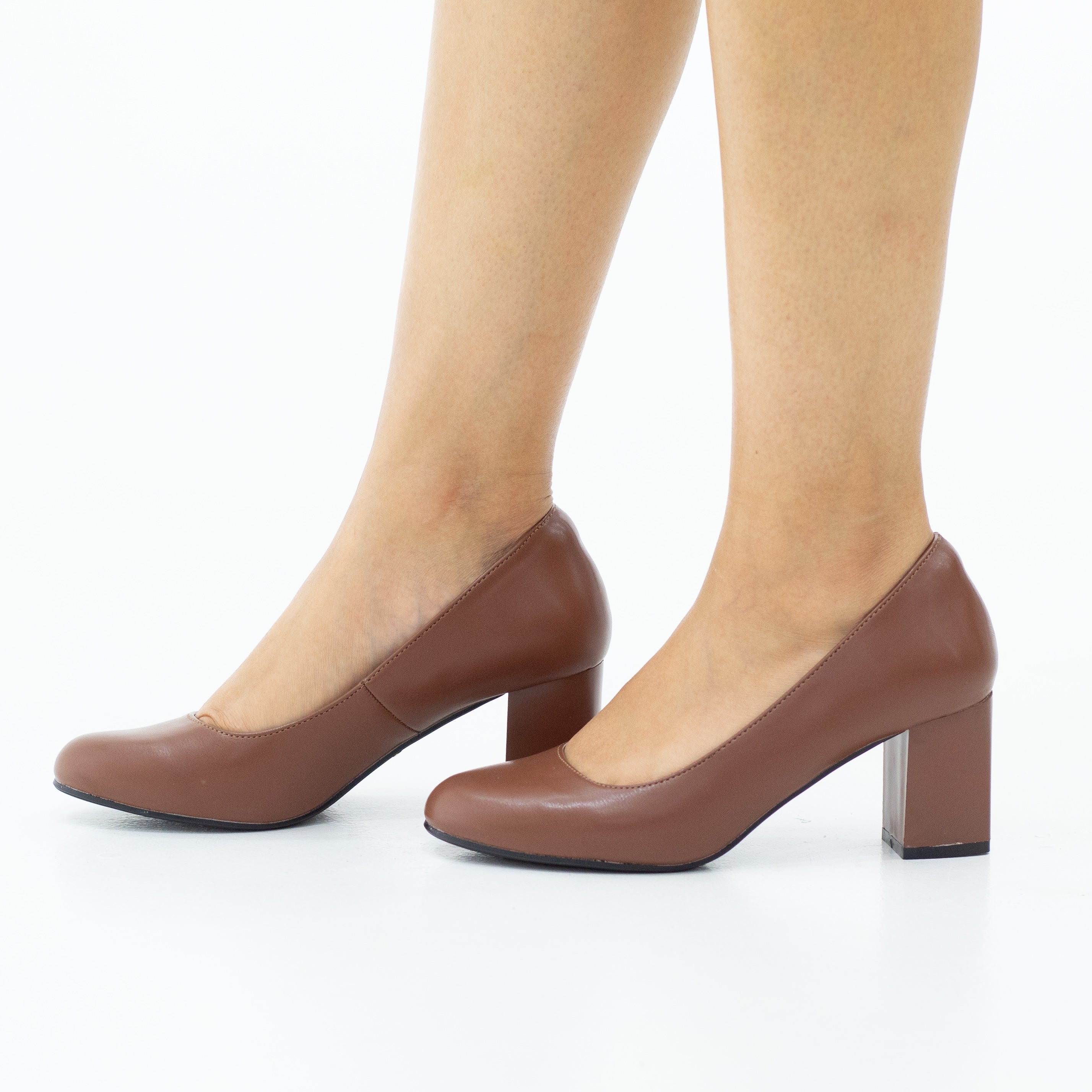 Bruna round toe comfy 6.5cm block heel court shoe