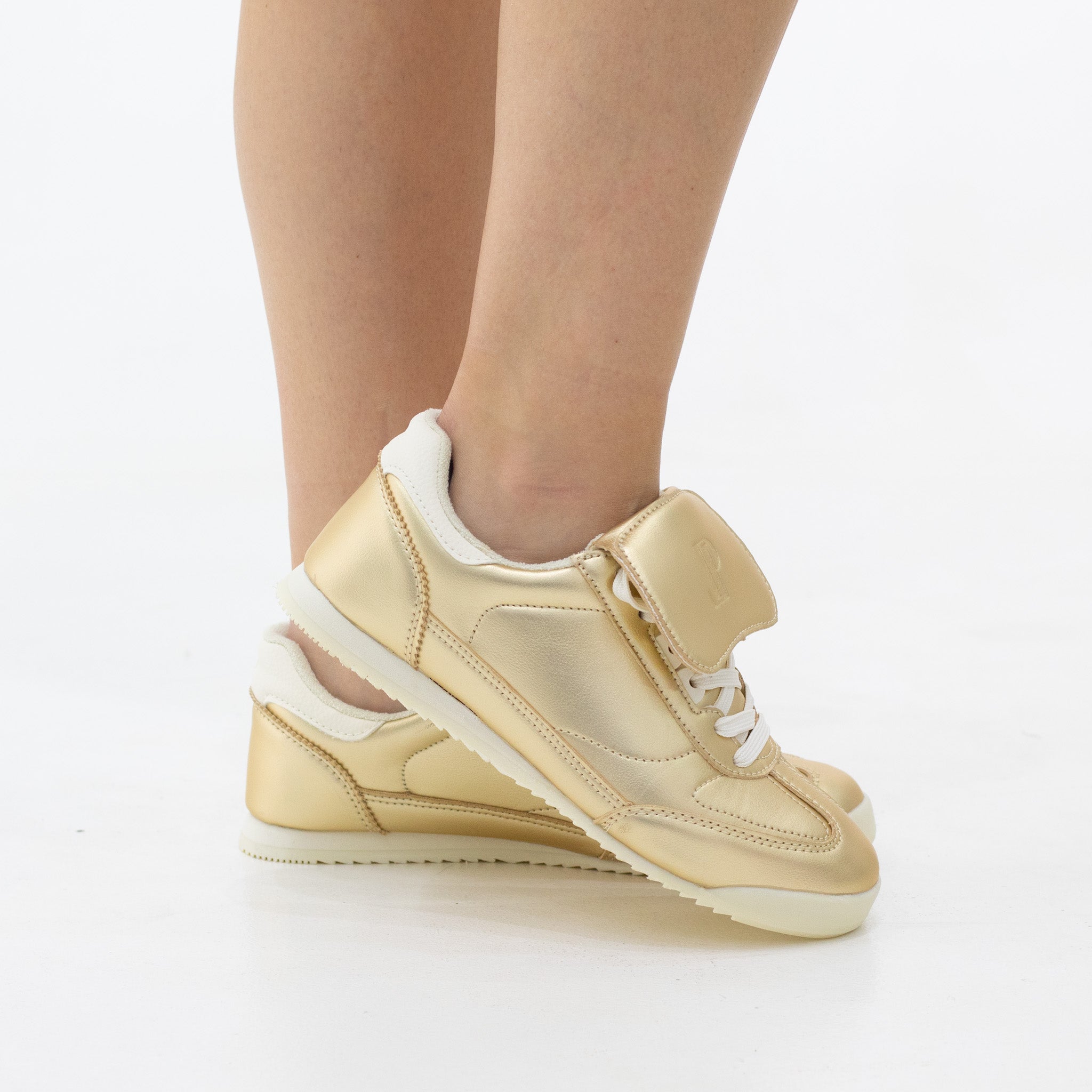 Kajsa metallic panels embroidered lace-up sneaker