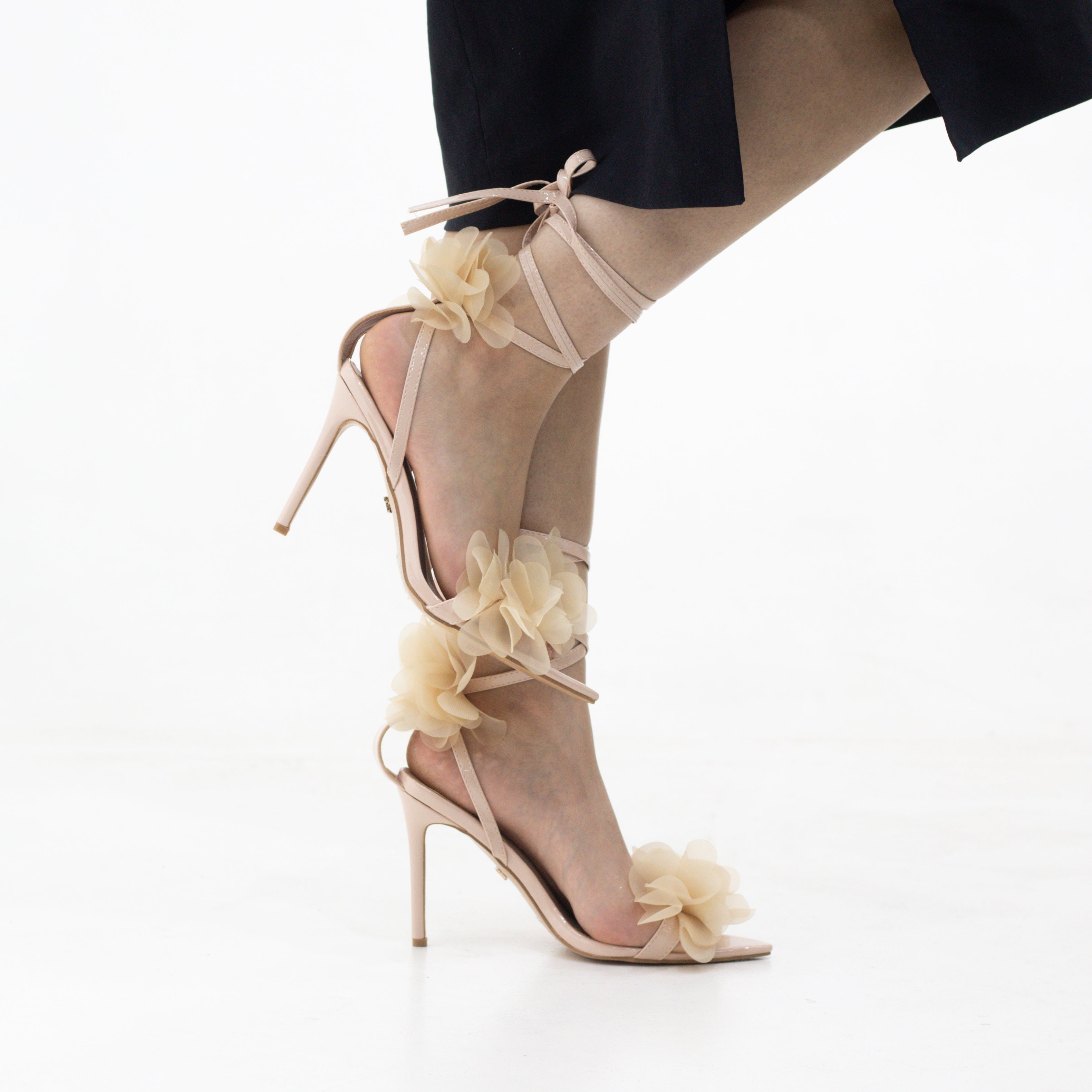 Petals pointed-toe stiletto sandal 10.5cm heels with oversized flowers