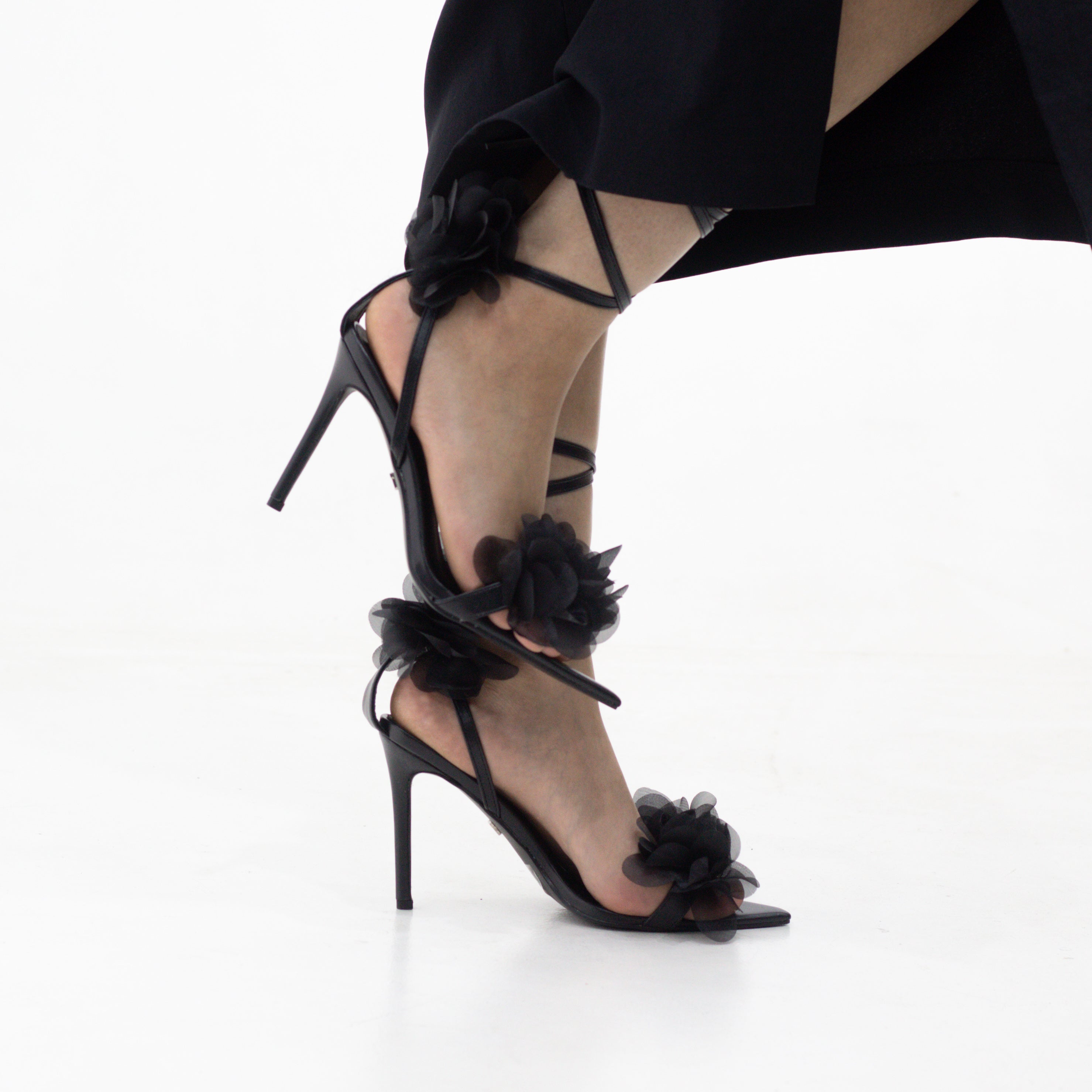 Petals pointed-toe stiletto sandal 10.5cm heels with oversized flowers