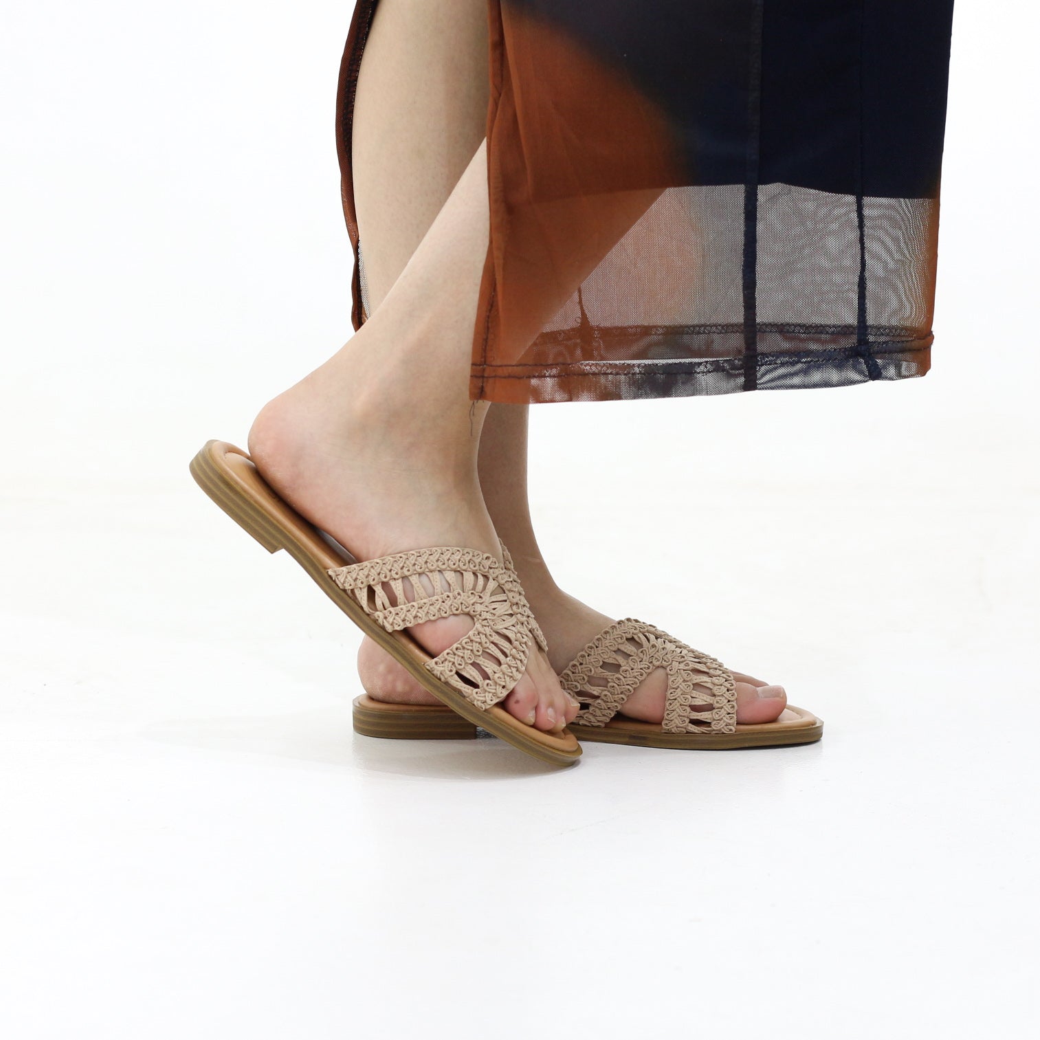 Weave woven cross-strap flat sandals