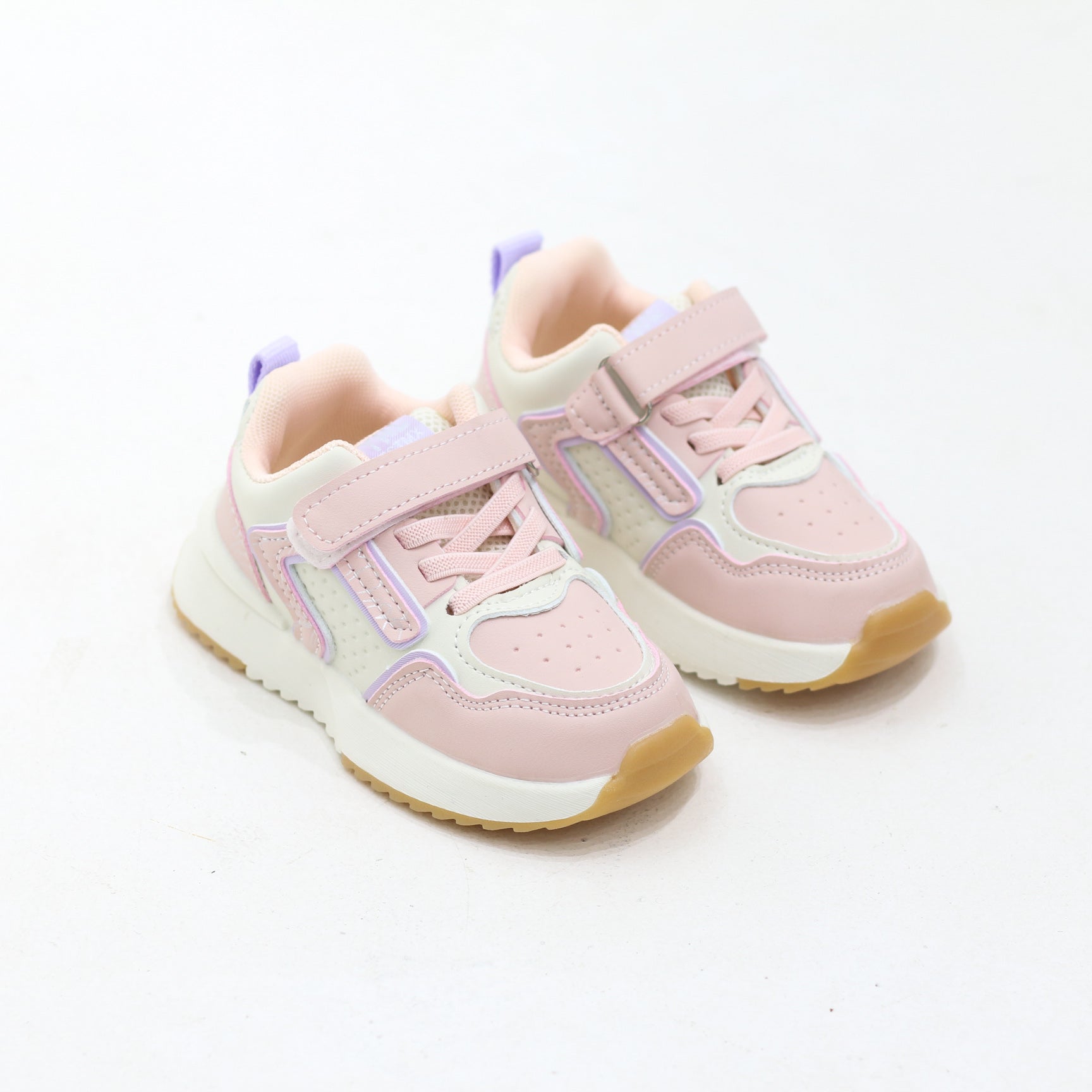 Acro girls lace up possession sneaker