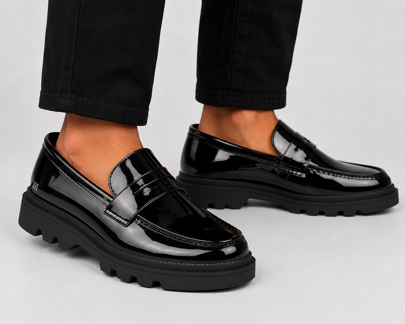 Mazerata Vinchey69 faux patent men's shoes