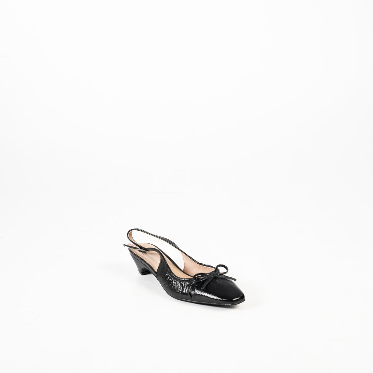 Mova Women's elegant low heel with pointed toe