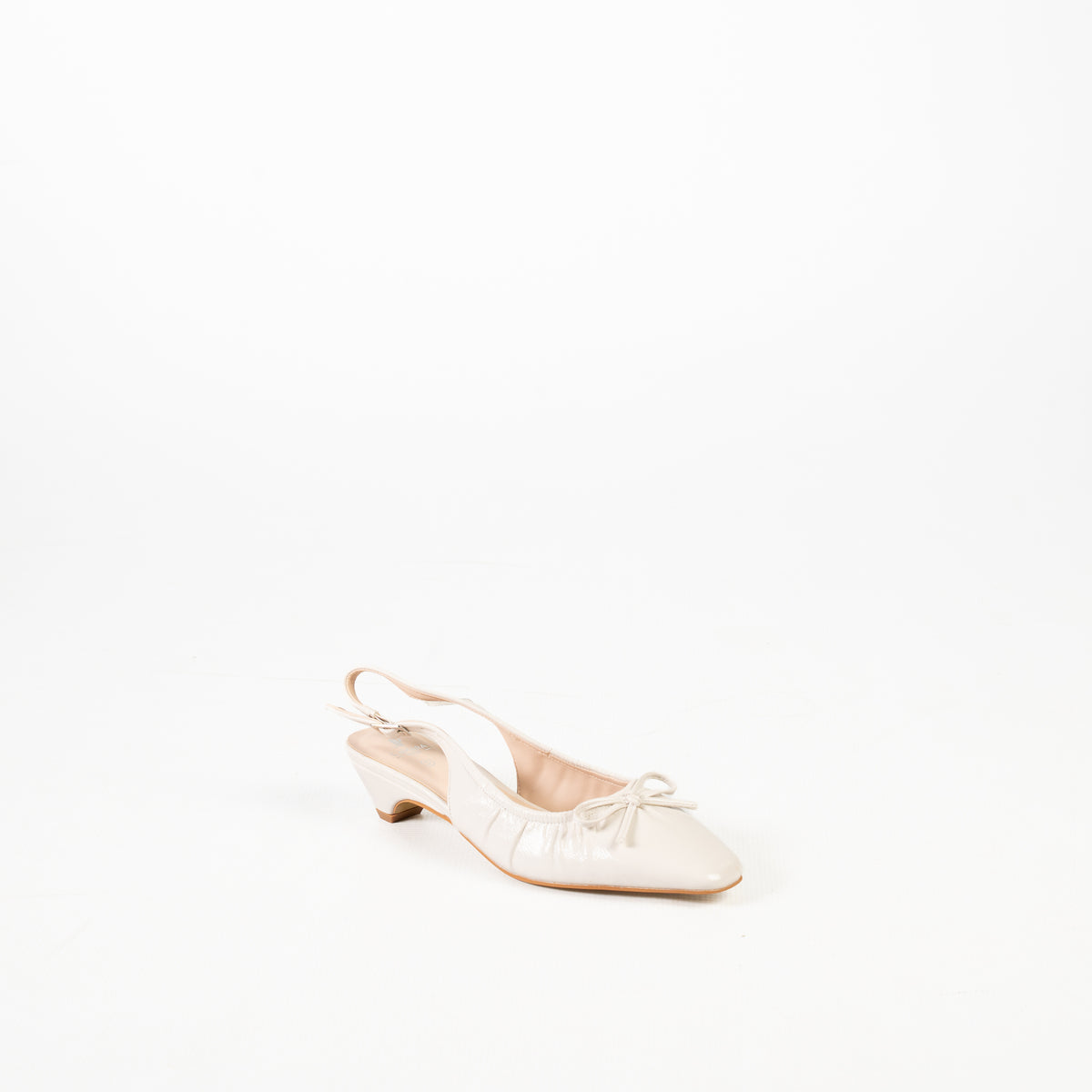 Mova Women's elegant low heel with pointed toe