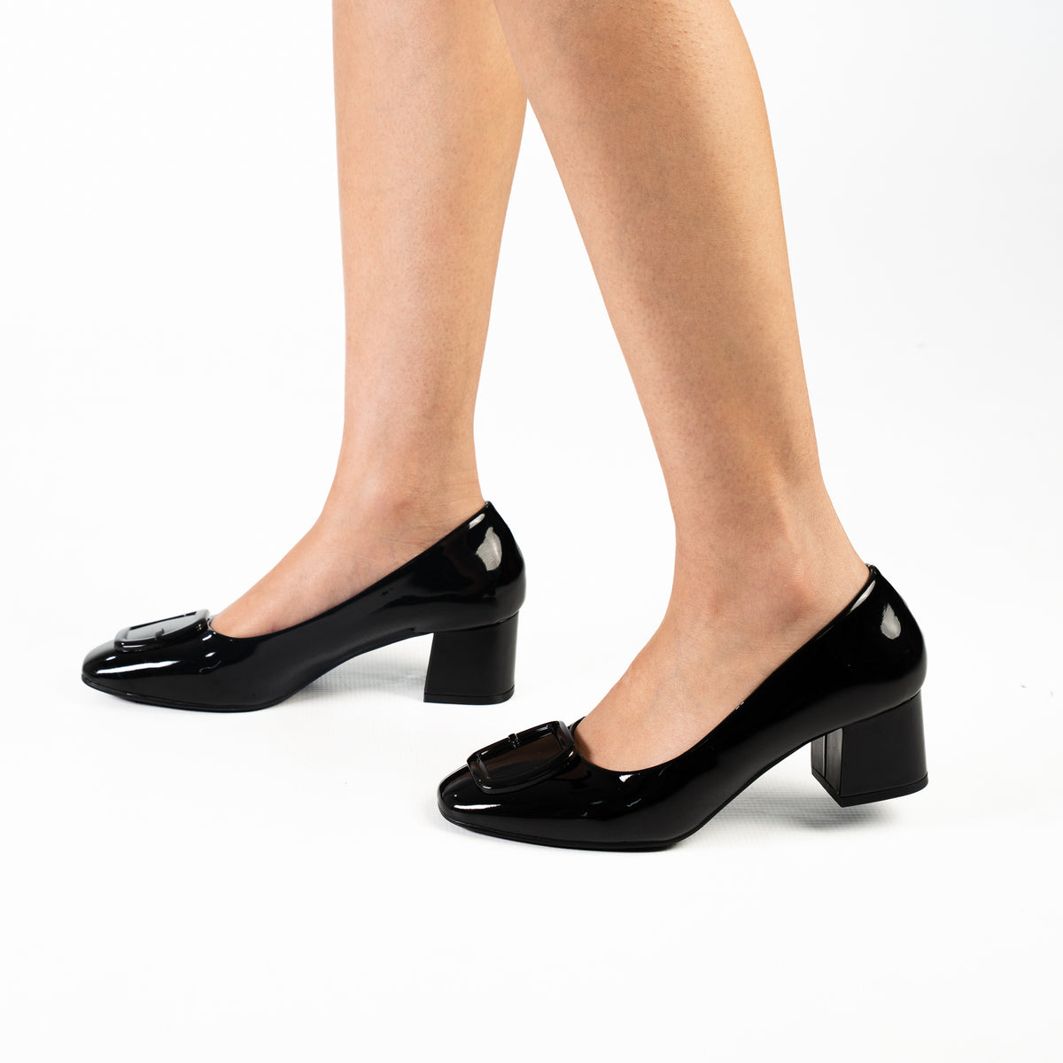 Reima women’s patent pointed-toe loafer with kitten heel