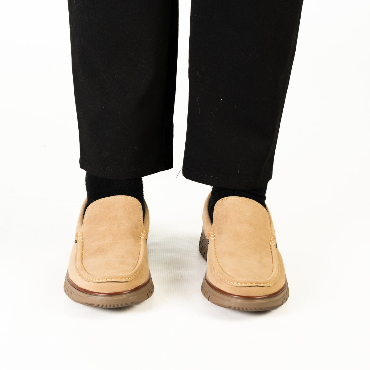Chris men's slip-on loafers with stitched detailing