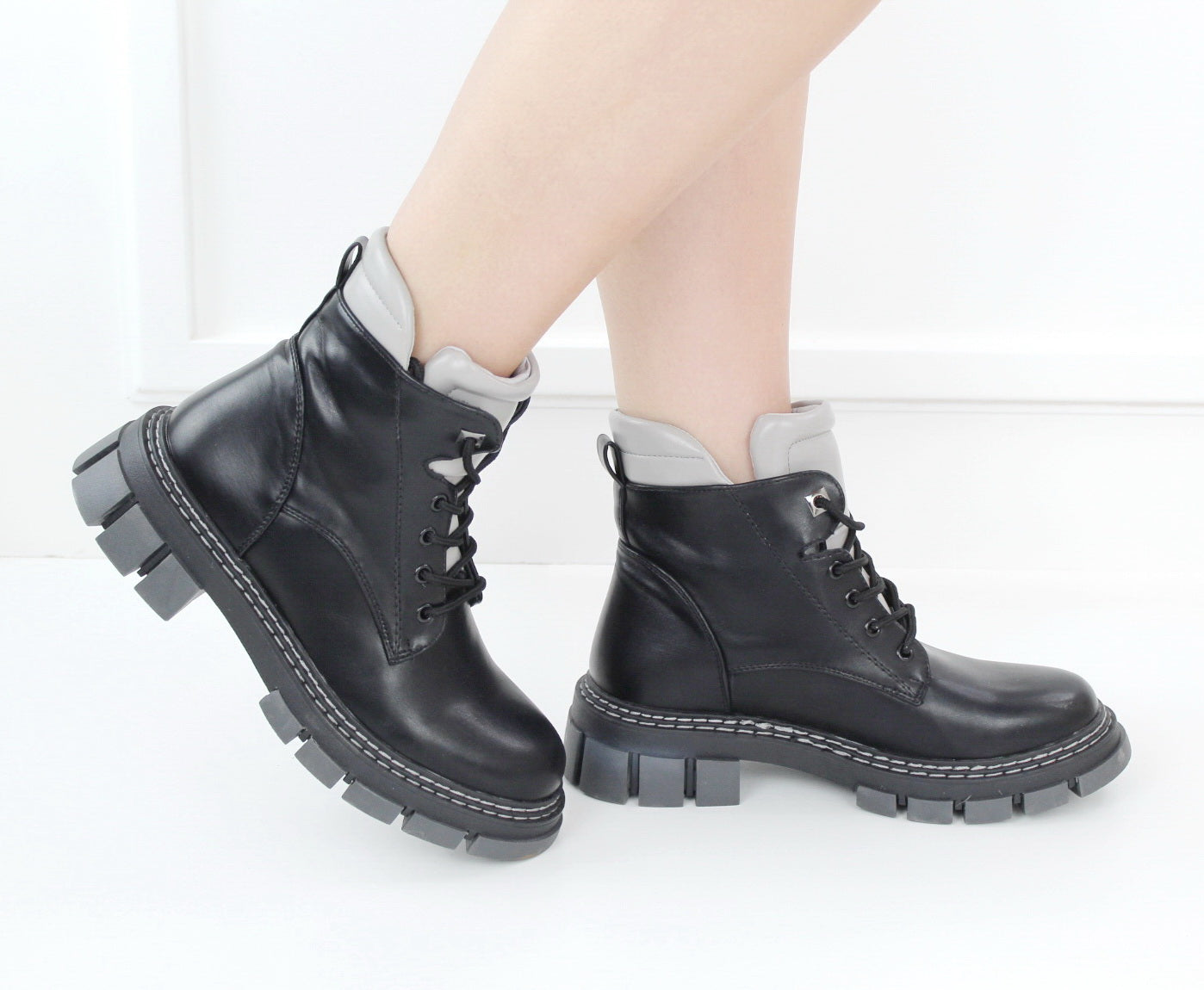 Entyce lace up combat boot black