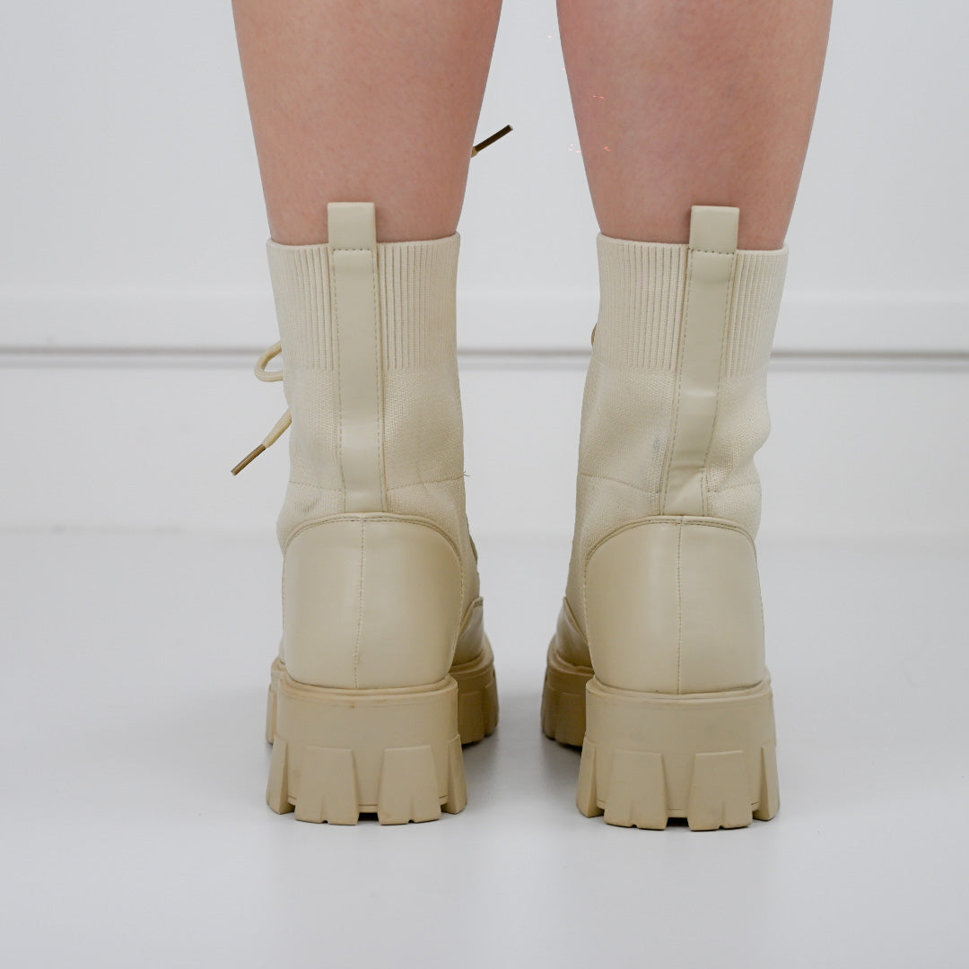 Scout chunky lace-up boot cream