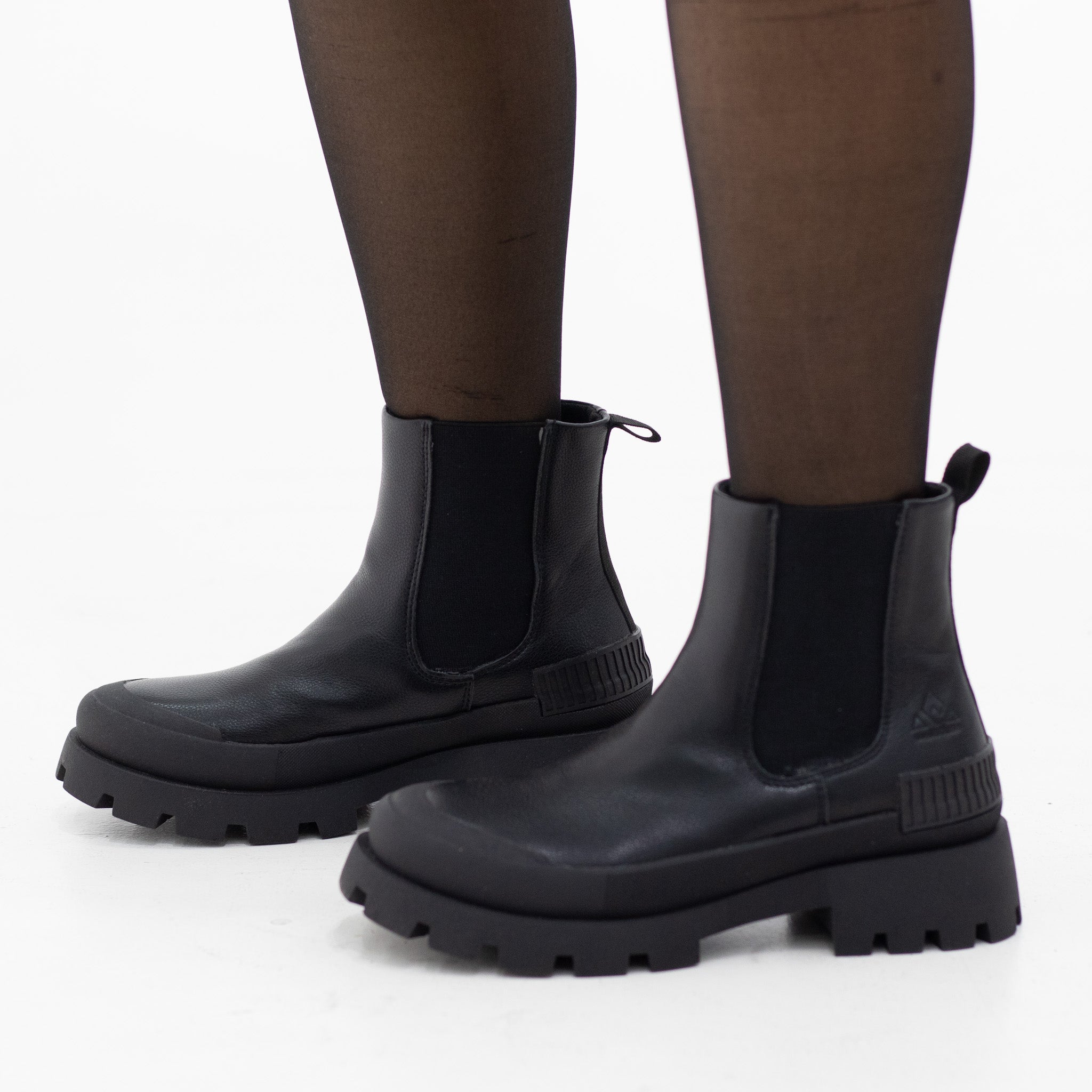 Pacific chelsea chuncky ankle boot black