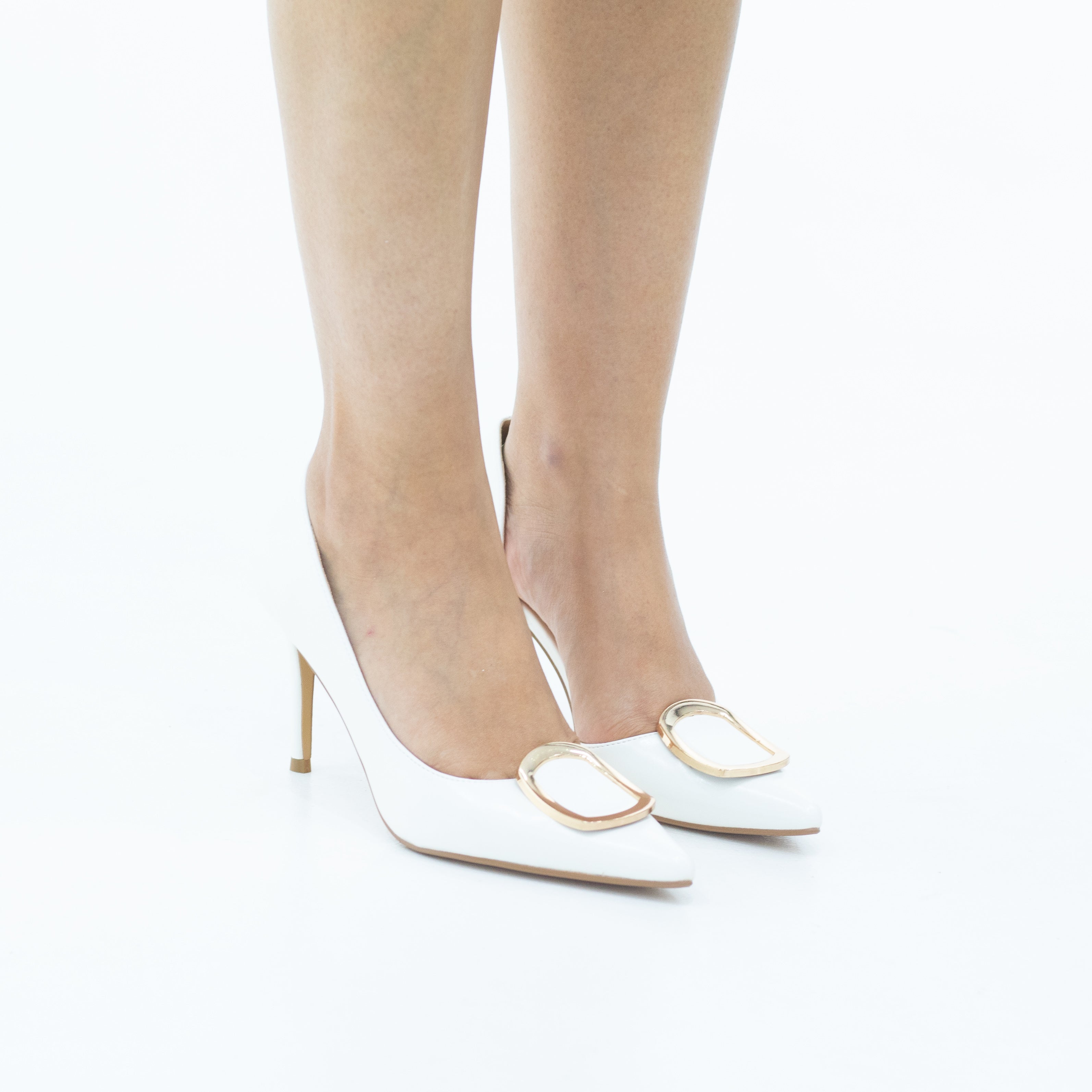 Vita open waist round trim detailed patent 9cm heel court shoe