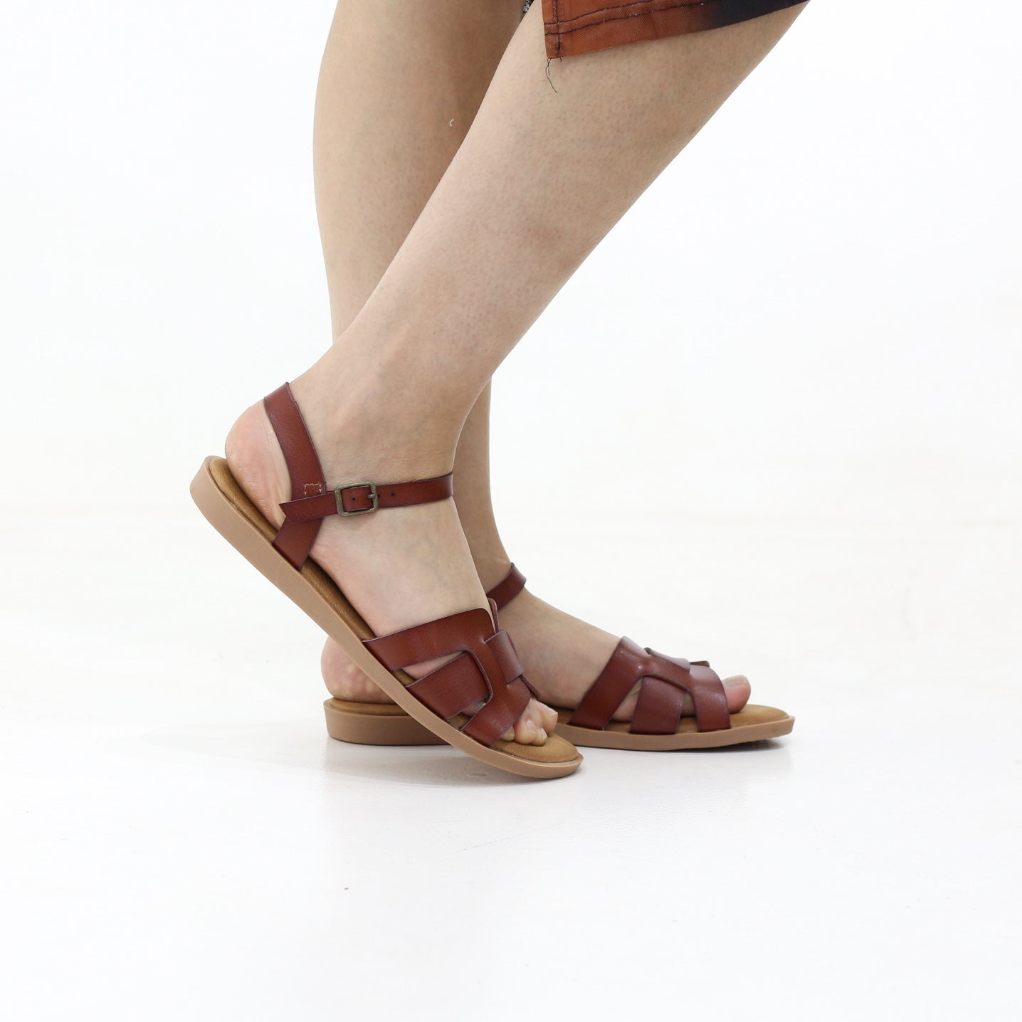 Thona PU leather sandal with ankle strap